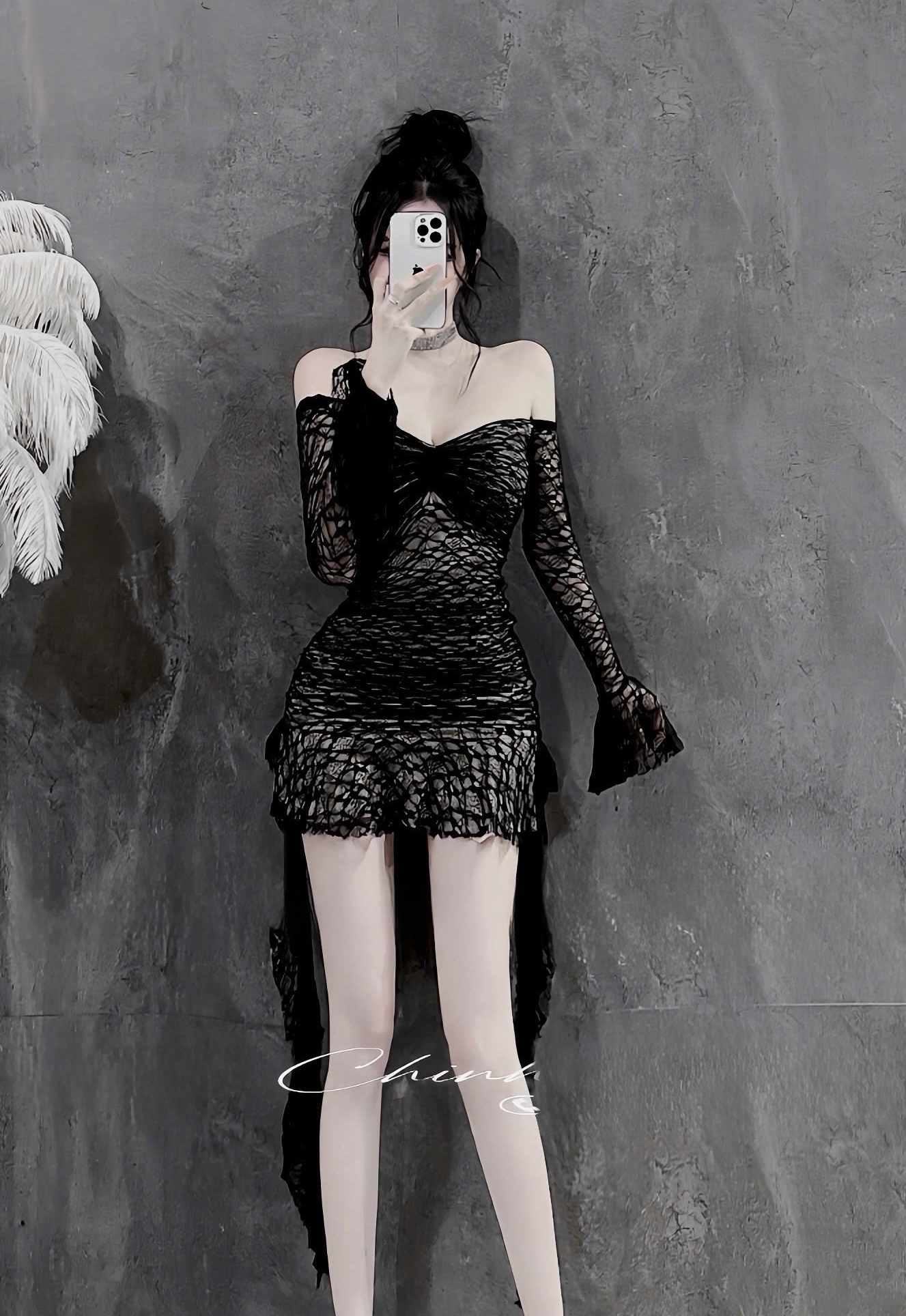 優雅露肩蕾絲迷你連身裙