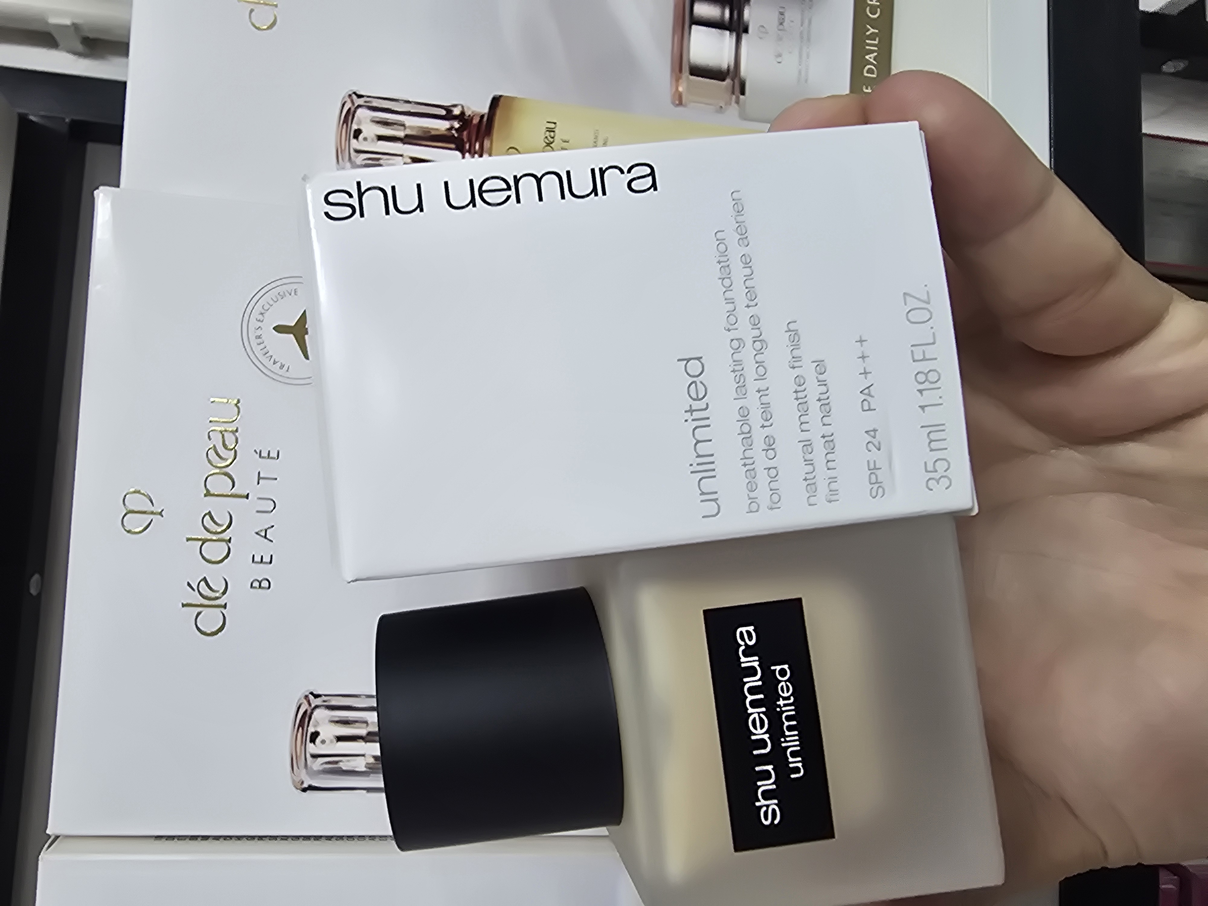 清貨價 植村秀粉底液35ml 774色