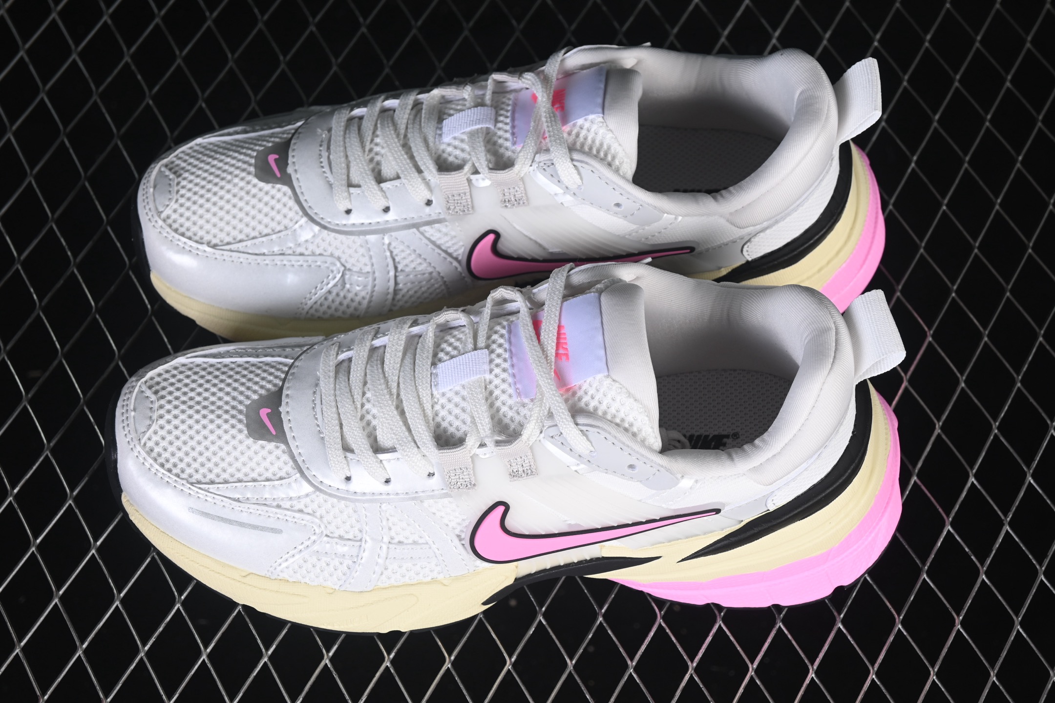 Nike V2K Run FD0736-114