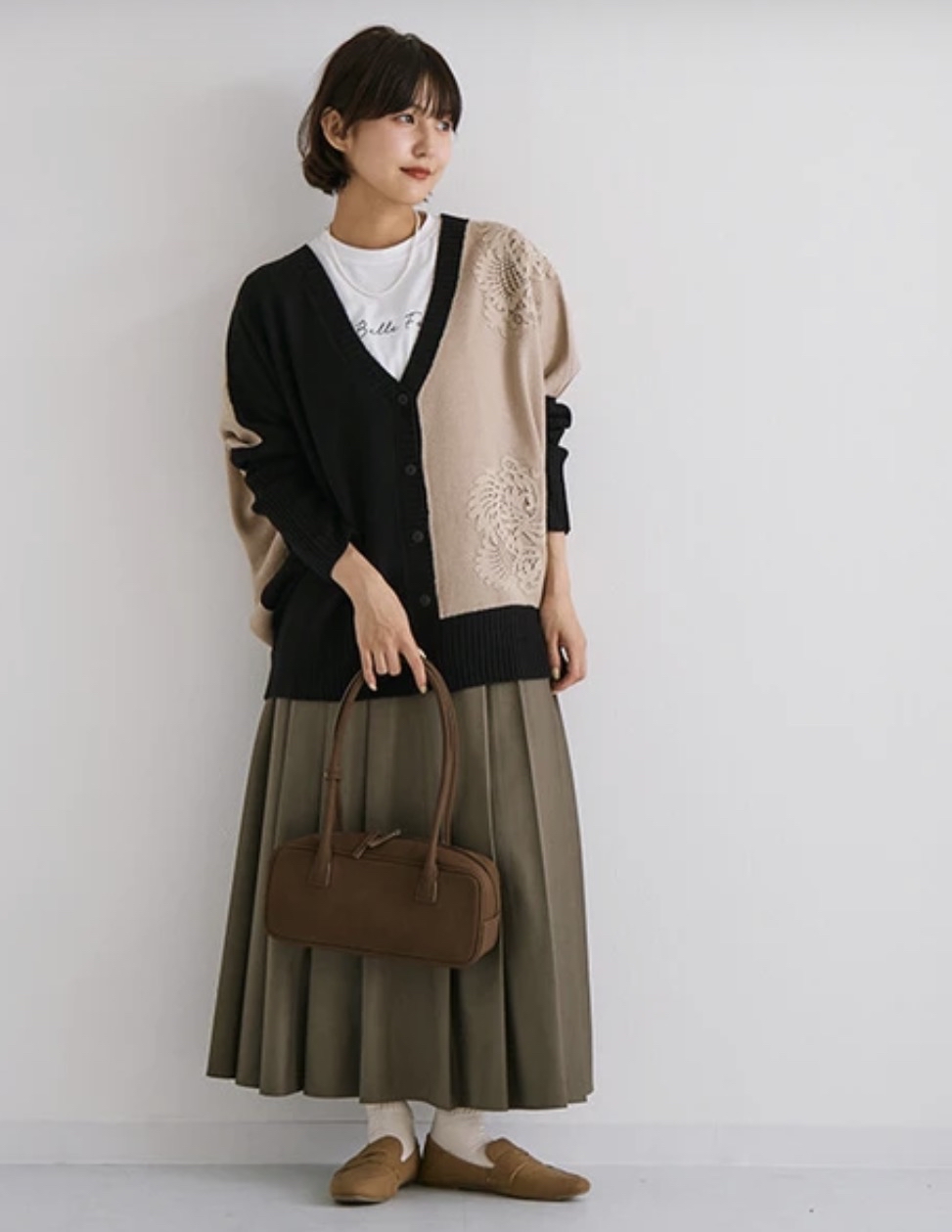 Brill 撞色刺繡V領針織開胸衫