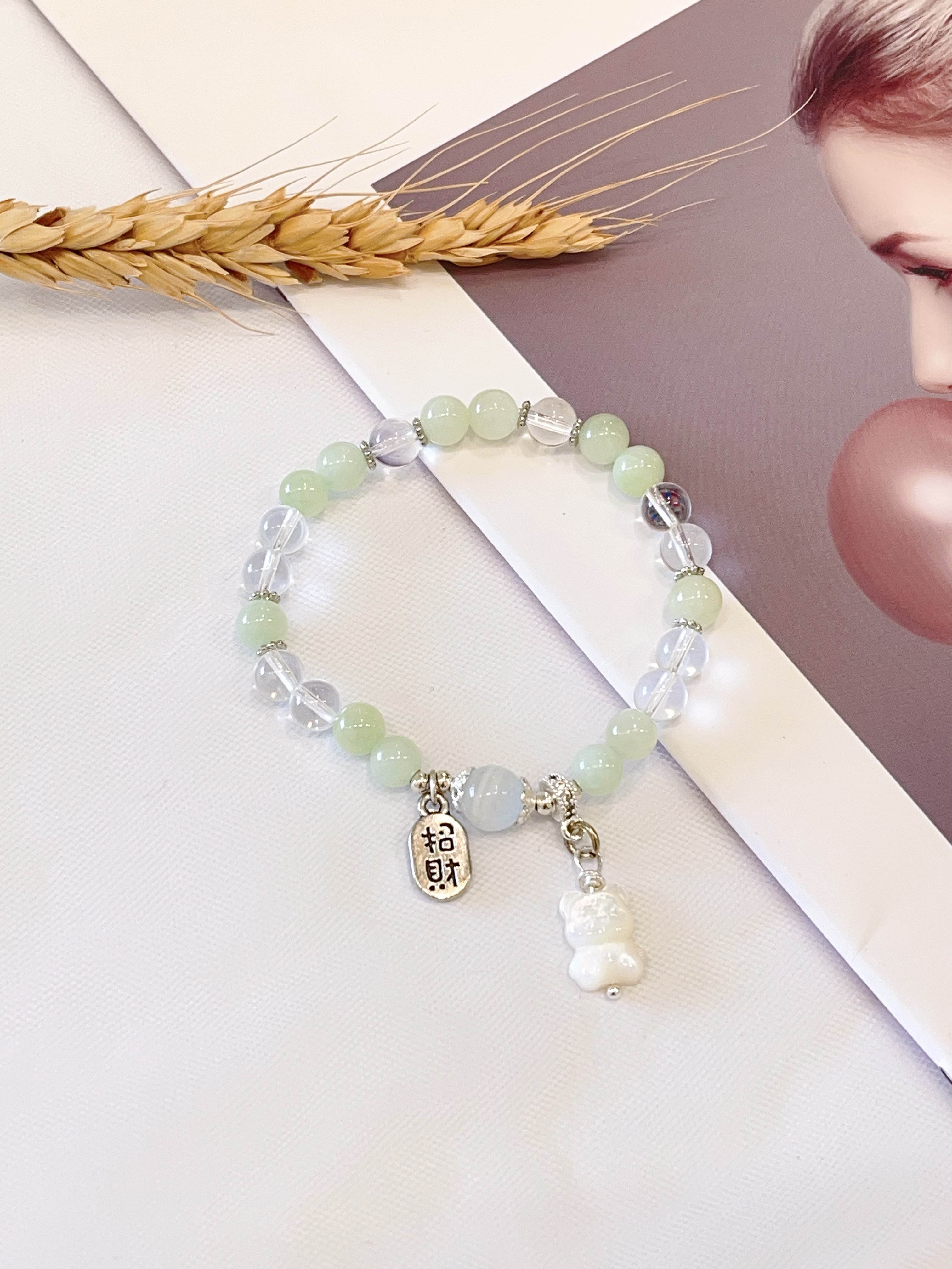 🧸 猫眼石 × 白水晶 × 奶盖葡萄石 × 贝壳小熊吊饰手串 Cat’s Eye Stone, Clear Quartz & Prehnite with Shell Bear Charm