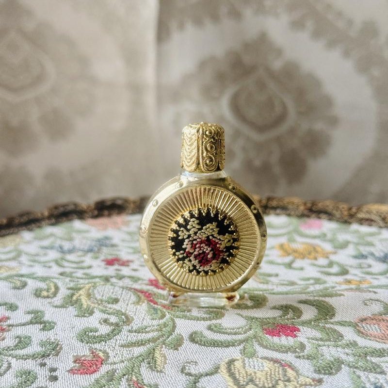 C.a.1960s Petite Needlepoint Golden Mini Perfume Bottle (NZ048)