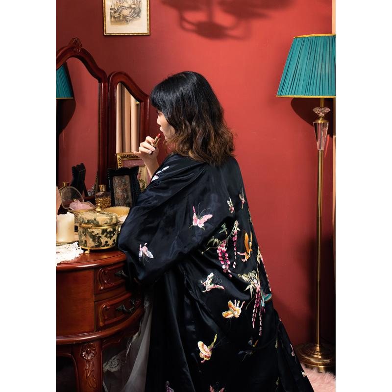 Vintage c.a. 1990s Made in China Hand-Embroidered Silk Bathrobe NEW OLD STOCK- Butterfly