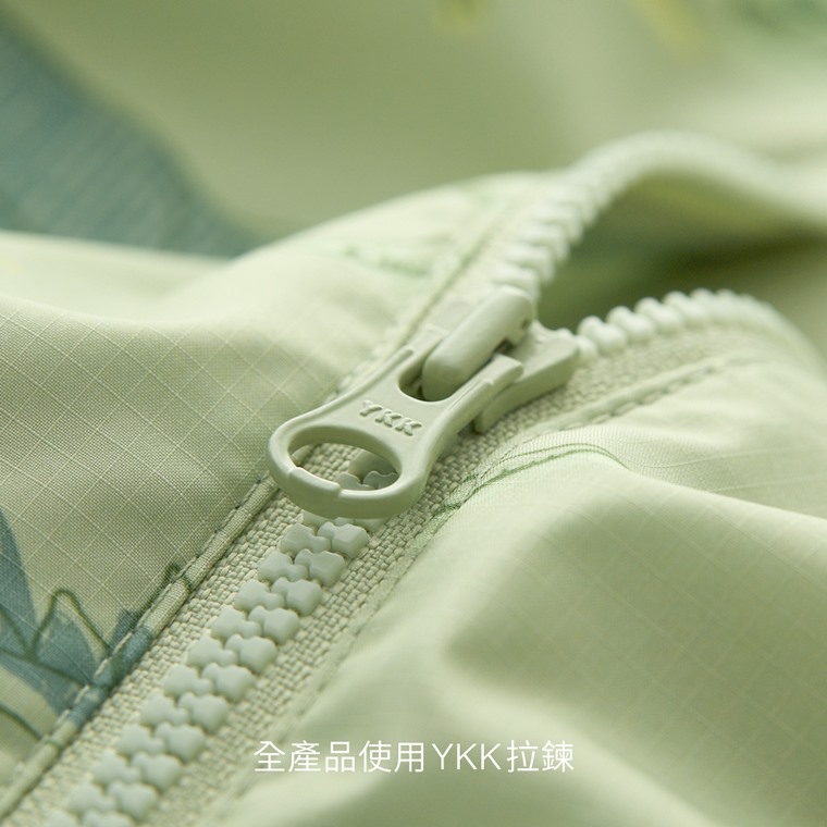 💚預訂 台灣直送💚兩色恐龍滿印抗UV輕型連帽風衣外套