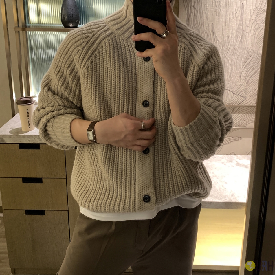 【100%保證韓國直送】簡約高領比左扣設計立體織紋針織外套 Cardigan [2 color] RL114783