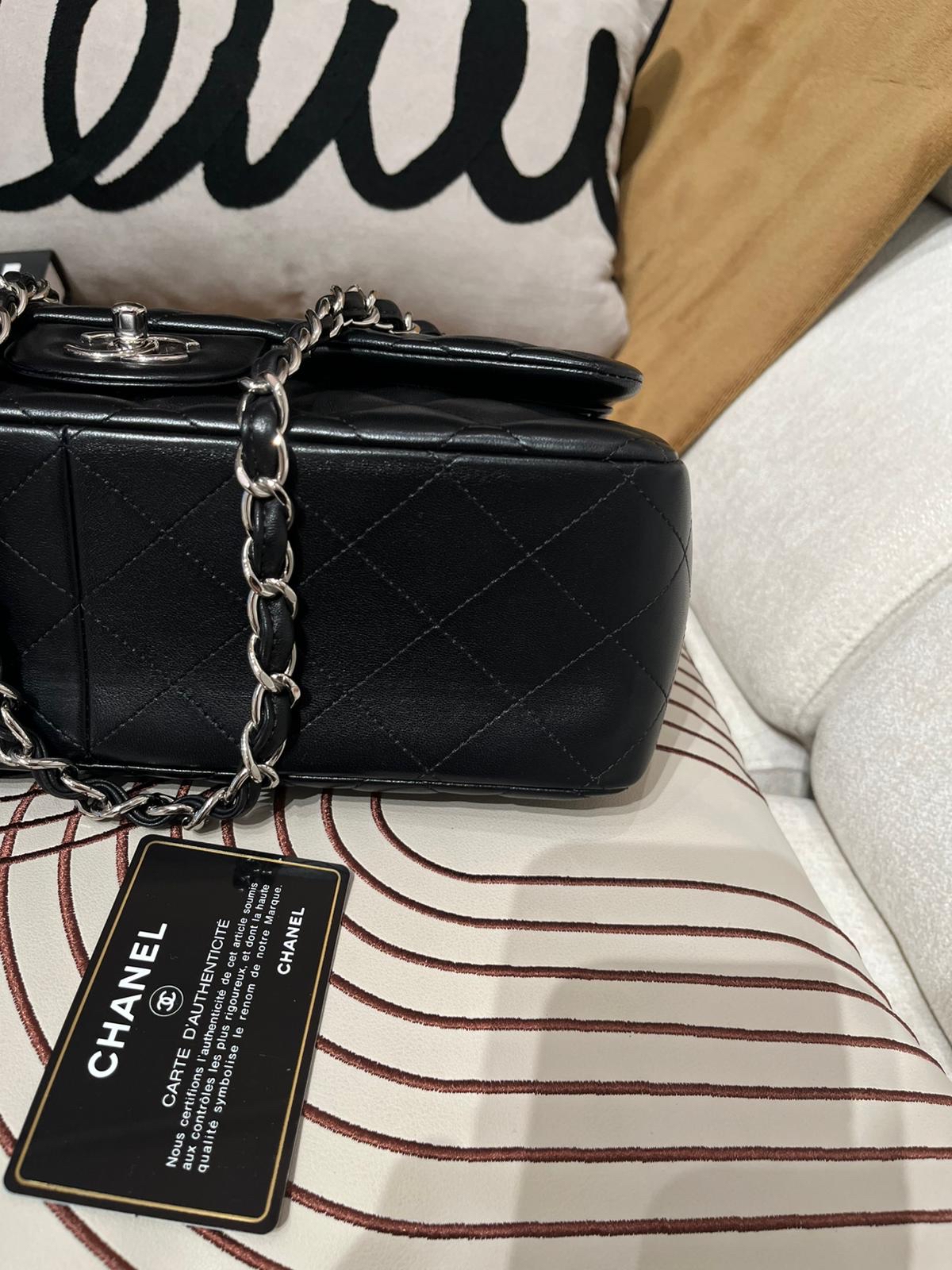 Chanel classic flap 30cm,jumbo A58600 黑色羊皮銀扣100%Authentic ,98%new ✅20card ✅塵袋✅box 