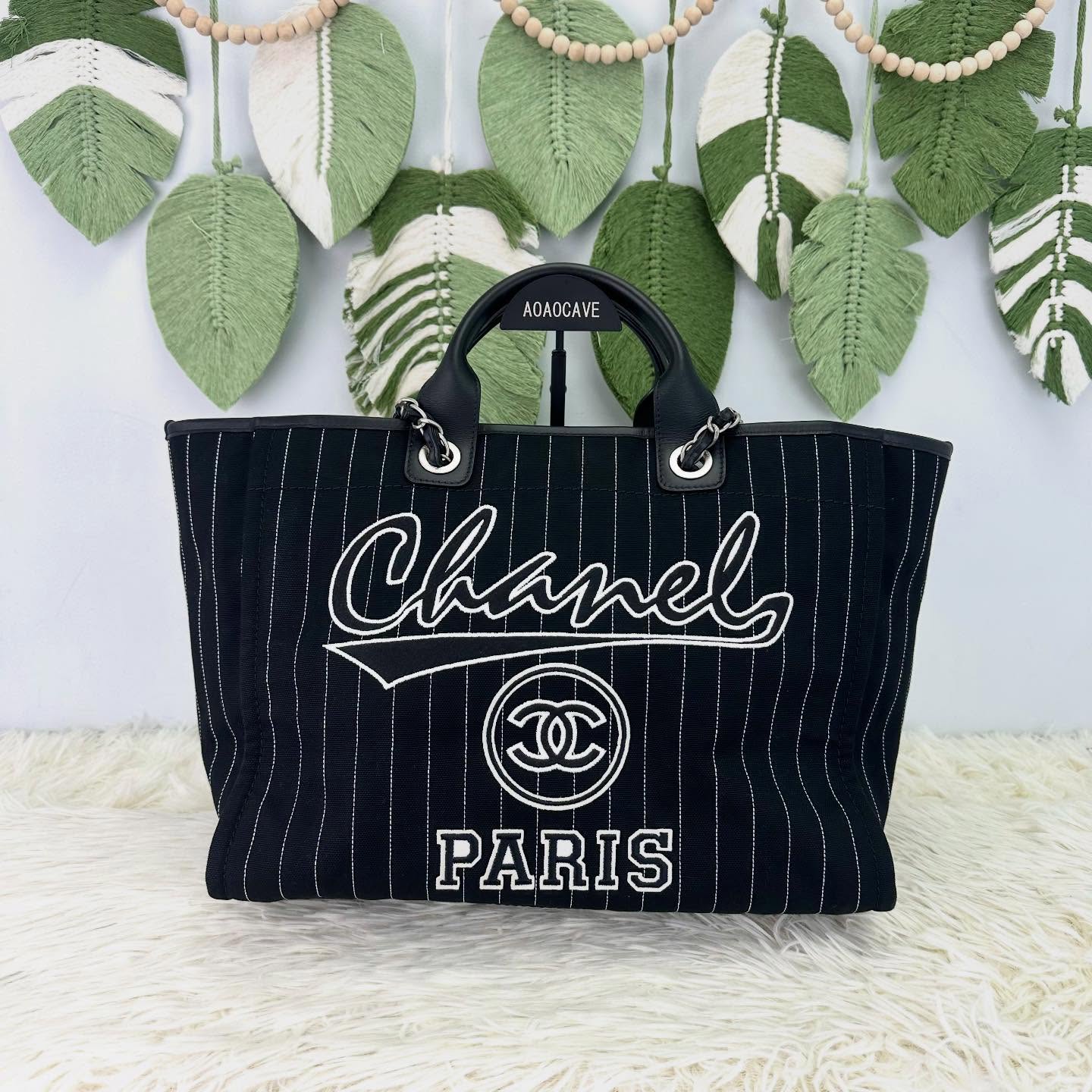 CHANEL 🤍PRE OWNED 23P Deauville 黑白色銀扣沙灘Tote bag 晶片款🖤 