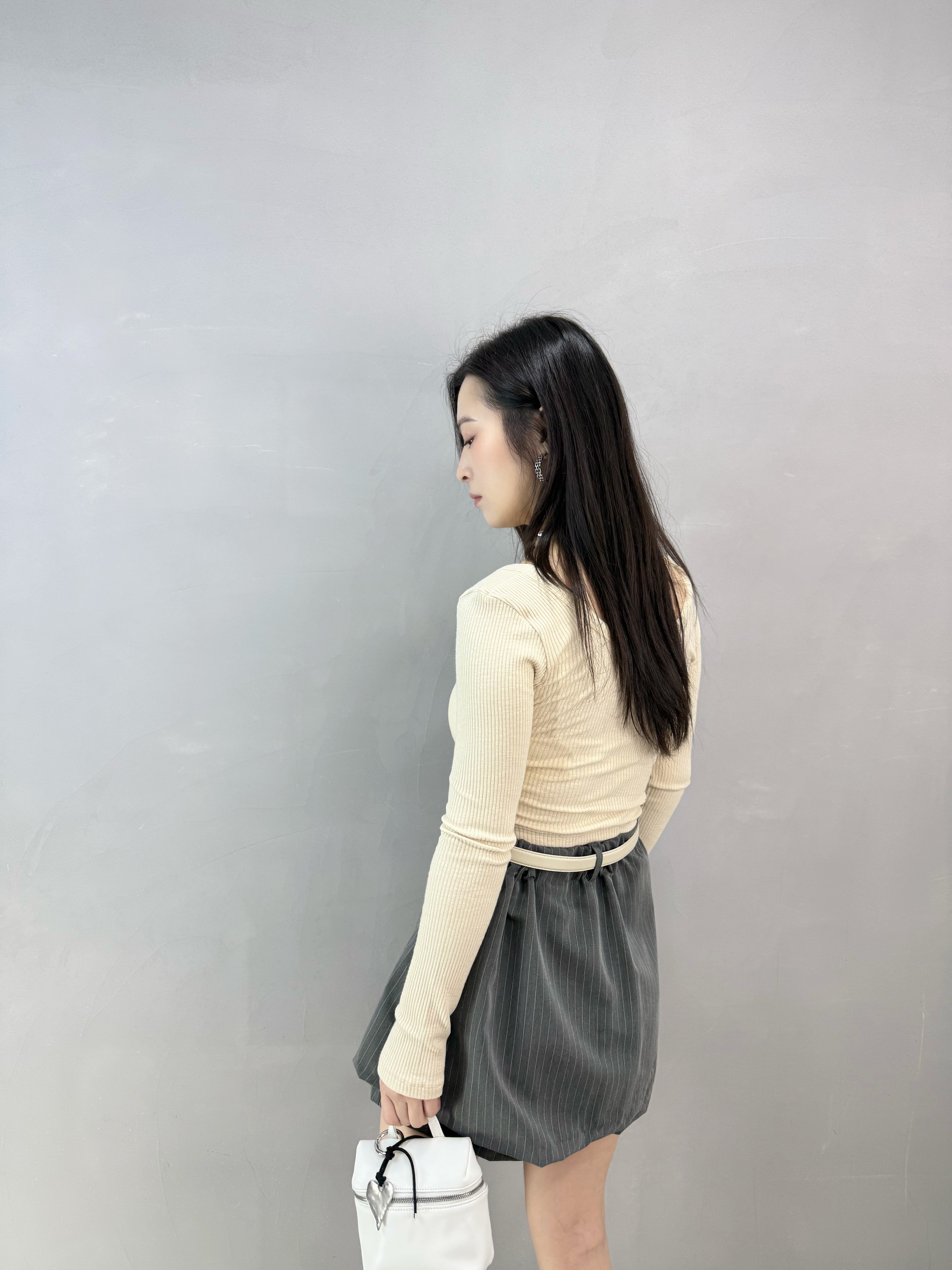 H67 銀扣U領短Tee