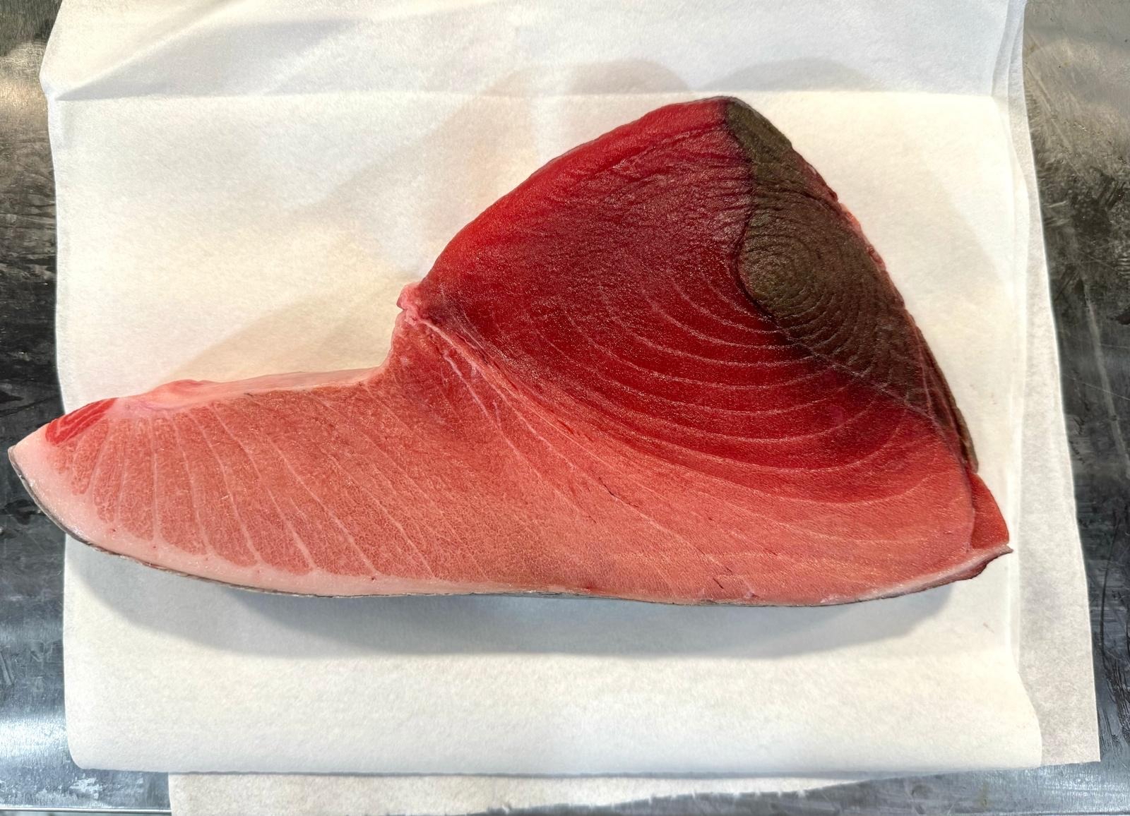 新鮮養殖吞拿魚(腹二)  （預訂包郵）