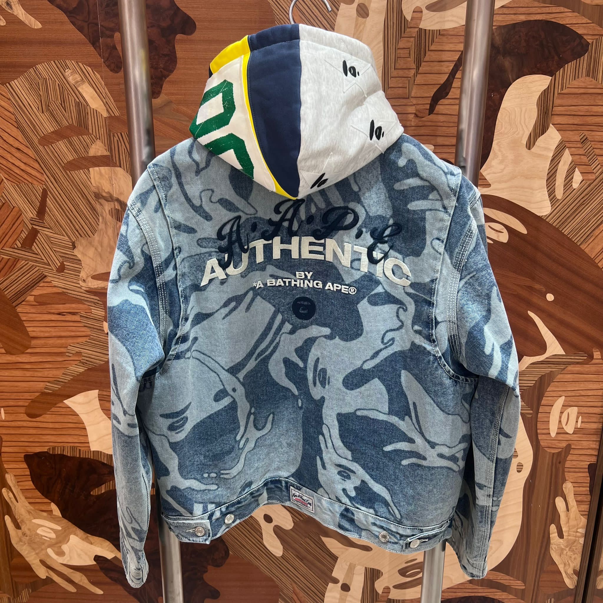 AAPE AAPEUNVS moonface hooded camo denim jacket (7772)
