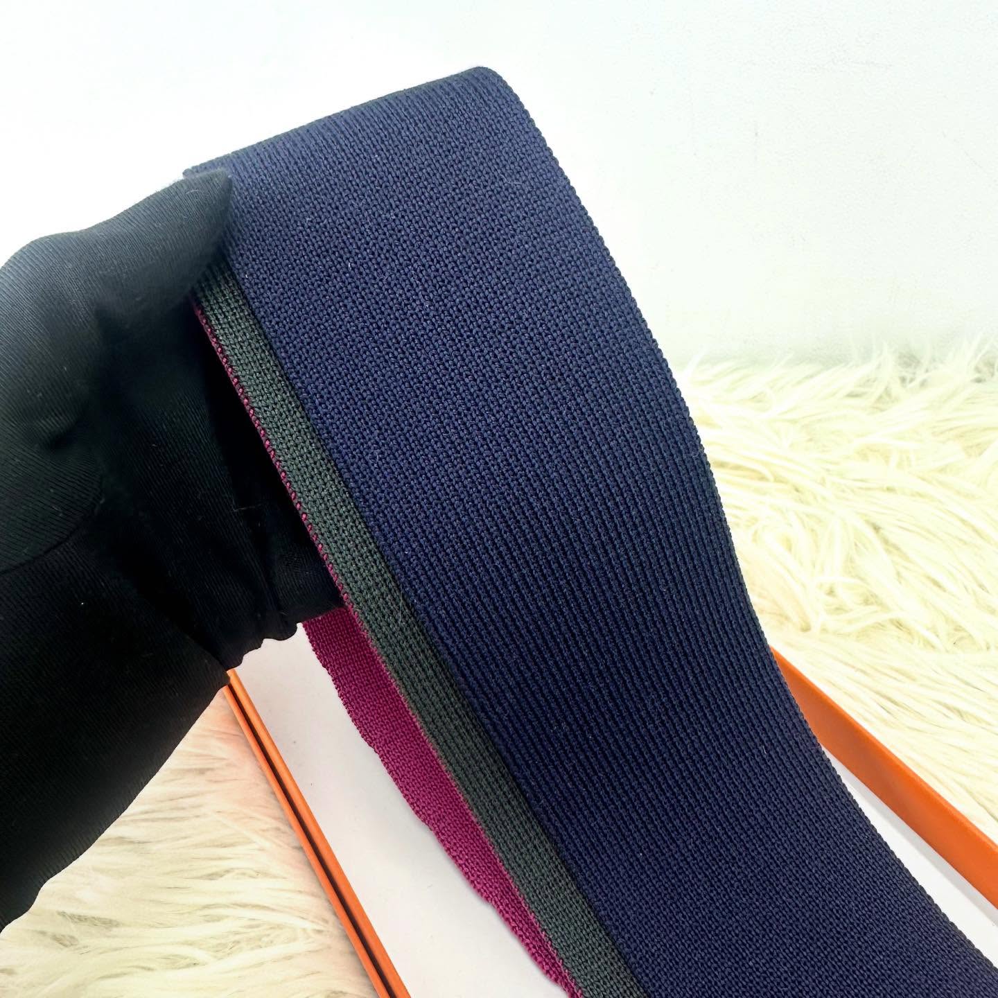 HERMES 🤍PRE OWNED Maille de Soie 4 Temps 四色領呔 全套有盒🧡