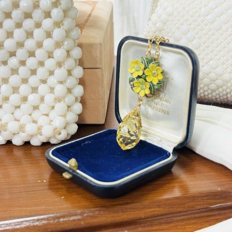 Vintage Recomposed Czechoslovakia Amber Glass Yellow Floral Necklace (B101)