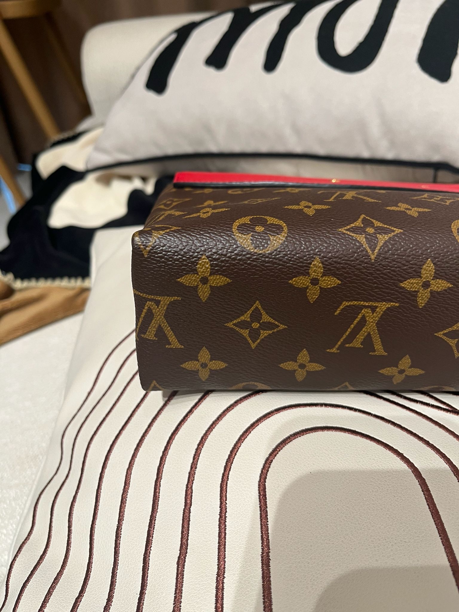 Lv Saint Placide Monogram Chain SHOULDER BAG M43713 100%Authentic ,98%new✅dust bag  