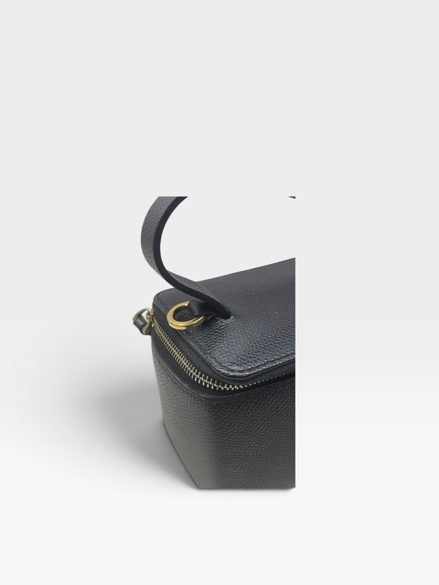 Pre-Owned VALENTINO Garavani VLogo Signature Mini Vanity Bag / Product Code: 100706
