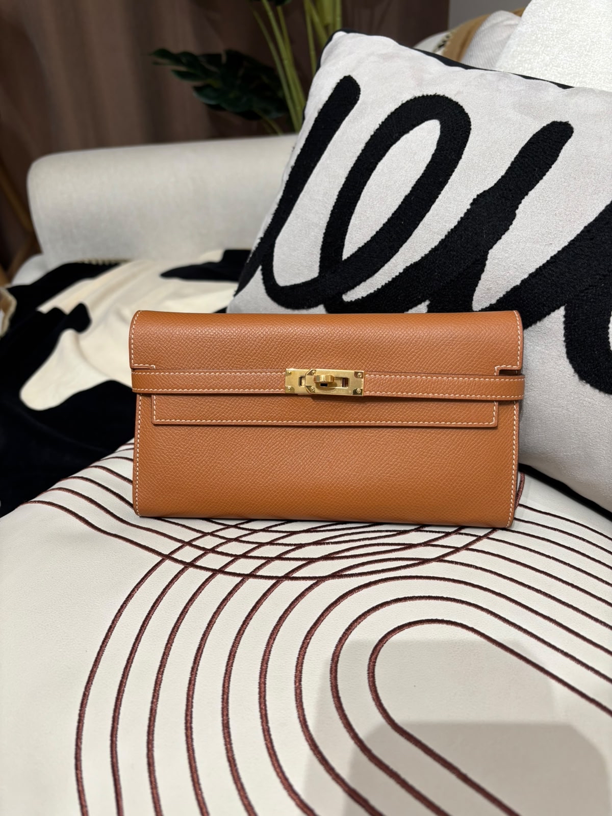 Hermes Kelly Wallet Stamp D Gold/Gold 100%Authentic,98%new✅box