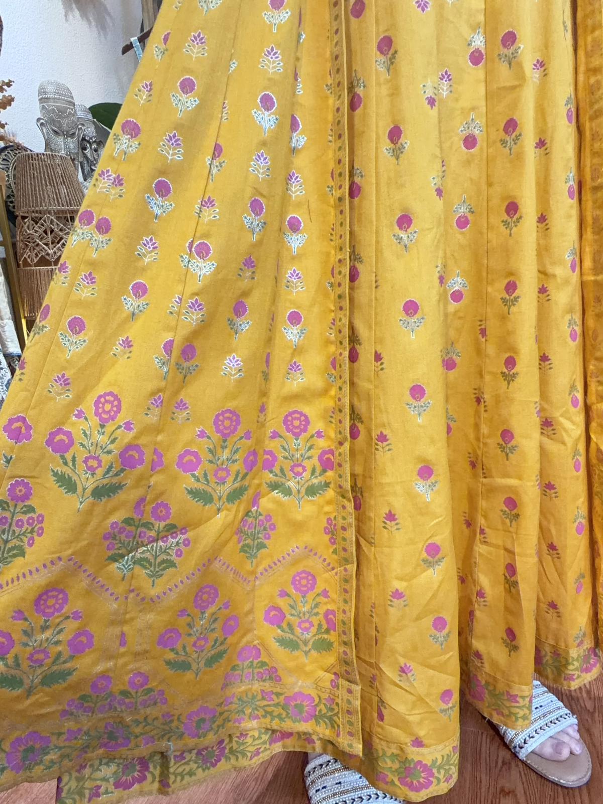 2169 Yellow OP Paisley Fake 2 Pieces OP 48"
