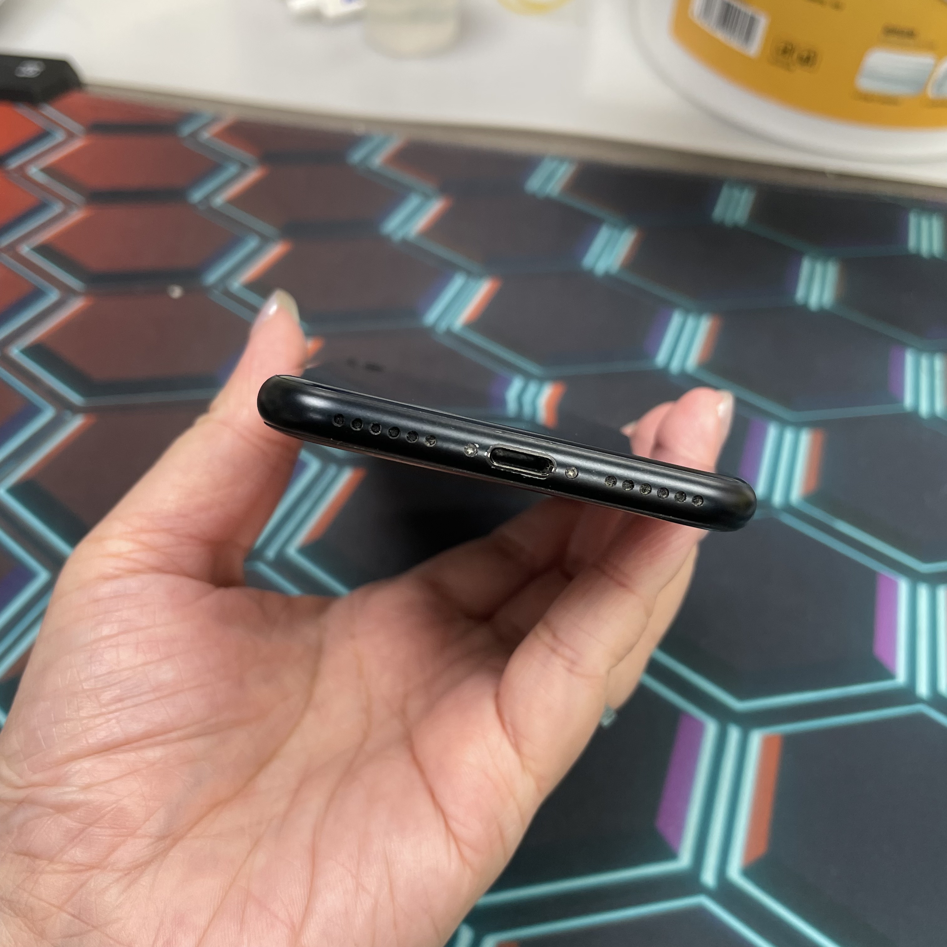 *7537 SE 3 超靚機 128GB 電100 黑色 black