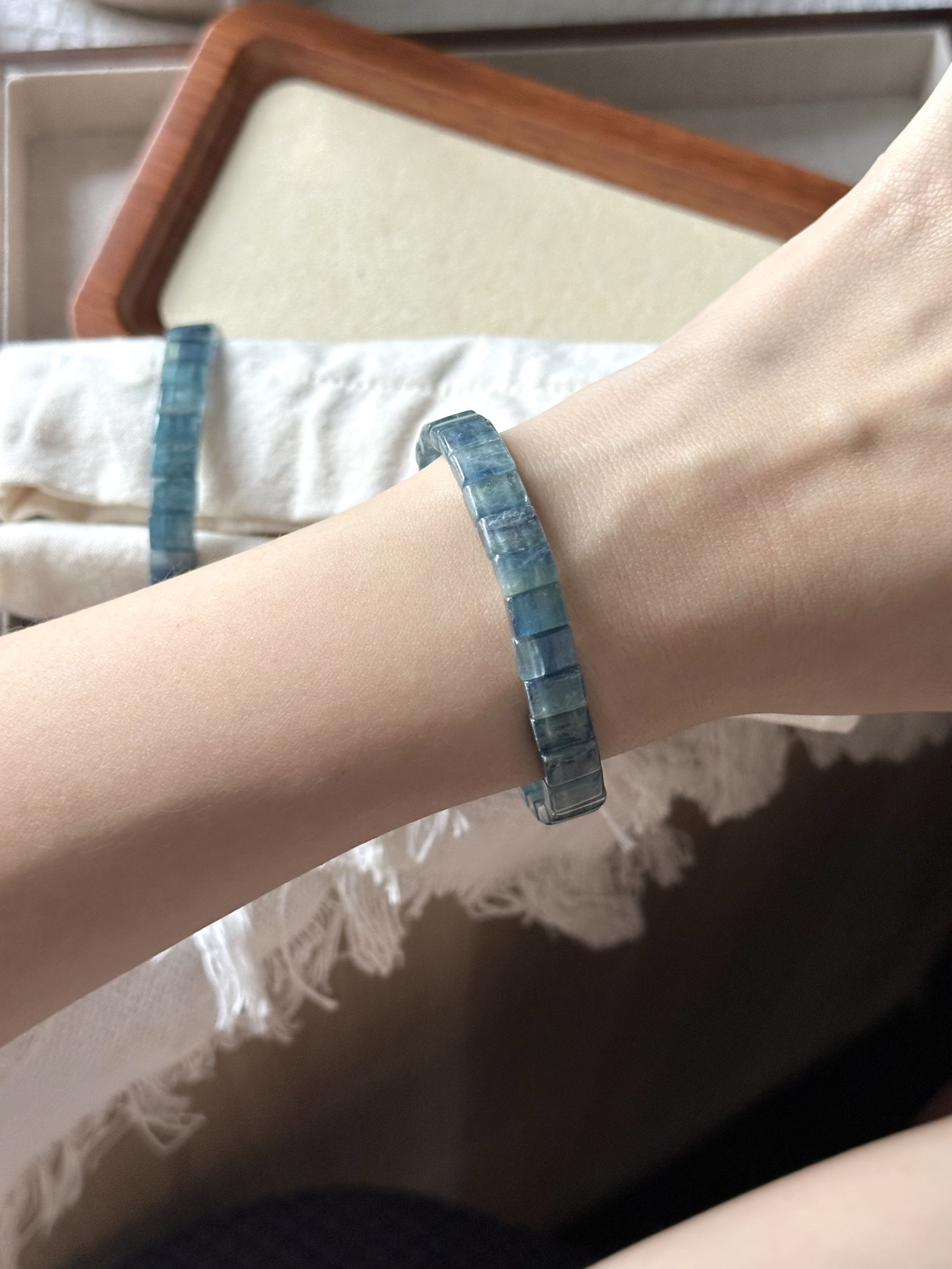 蓝绿蓝晶石手排｜ Blue Green Kyanite Bangle