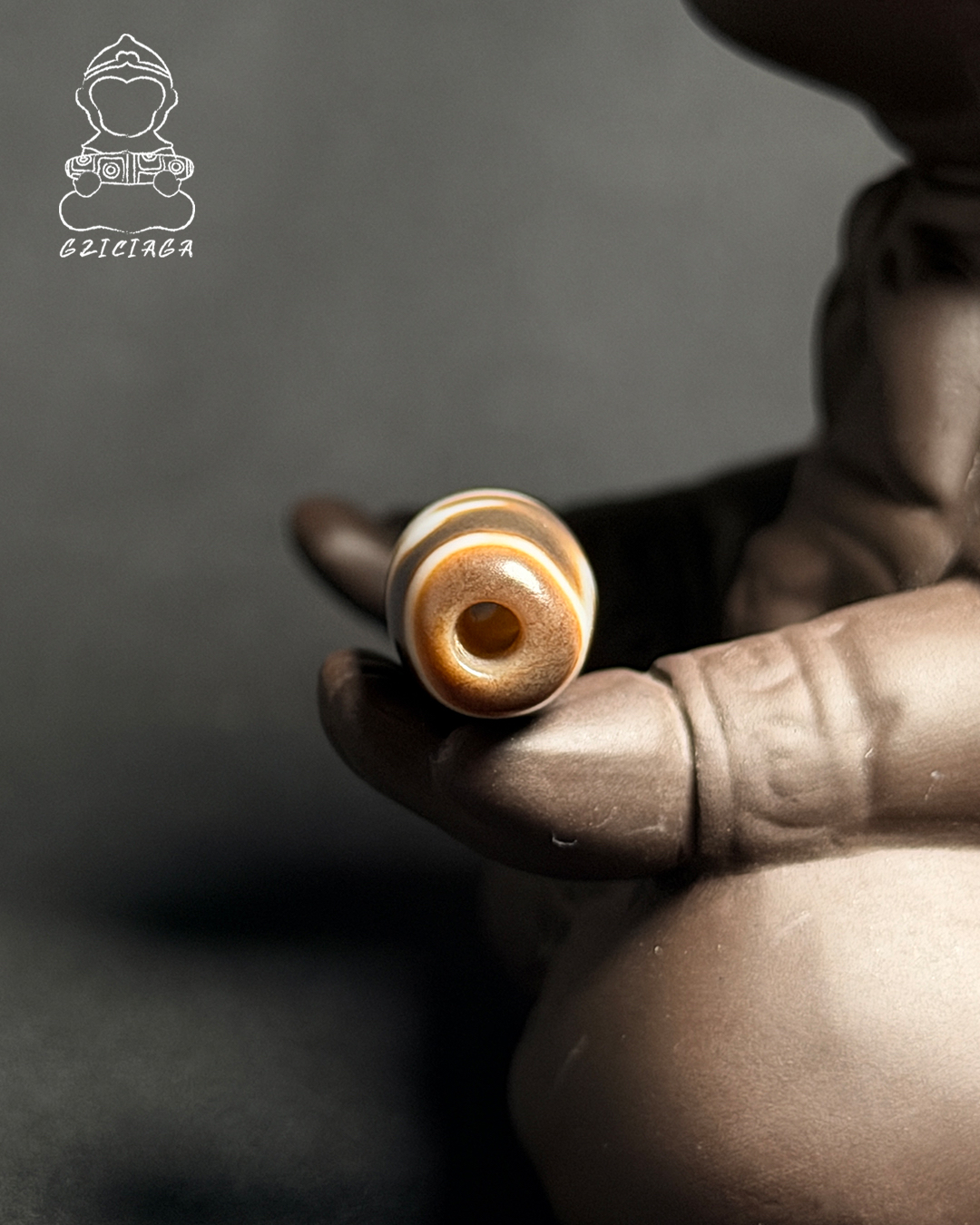 西藏至純寶瓶天珠