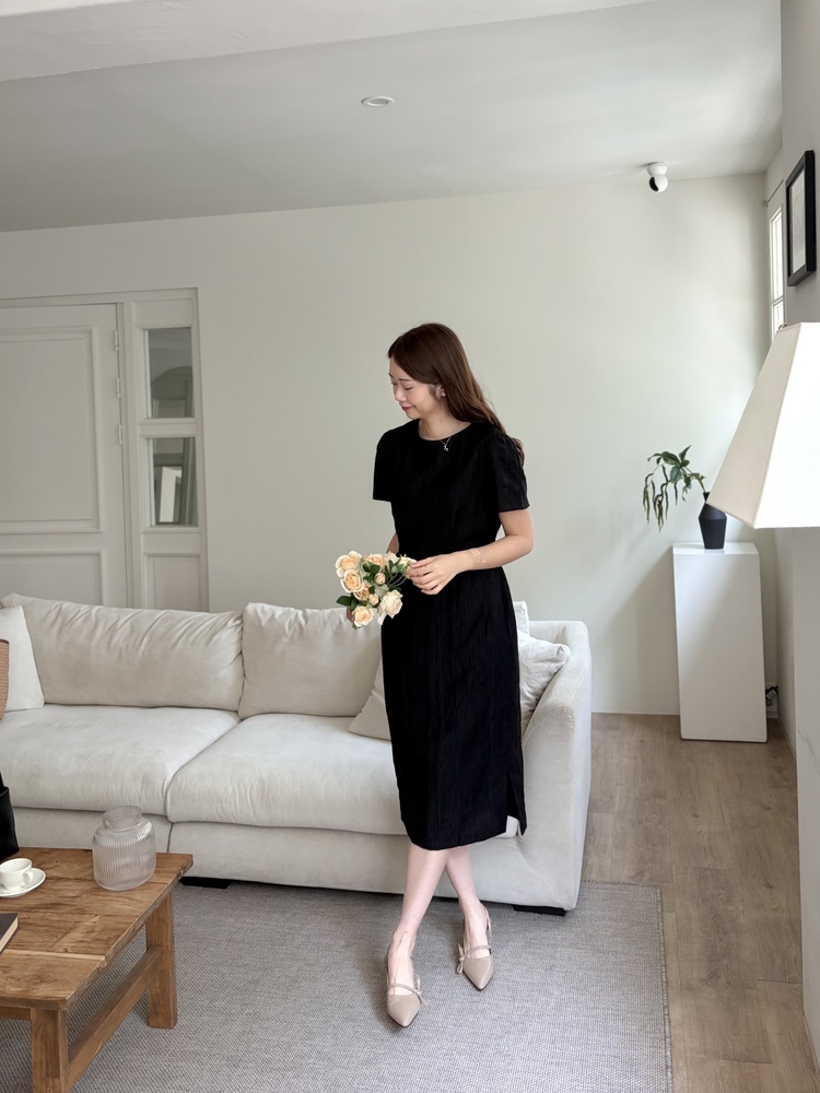 Lune Textured Dress (Black)
