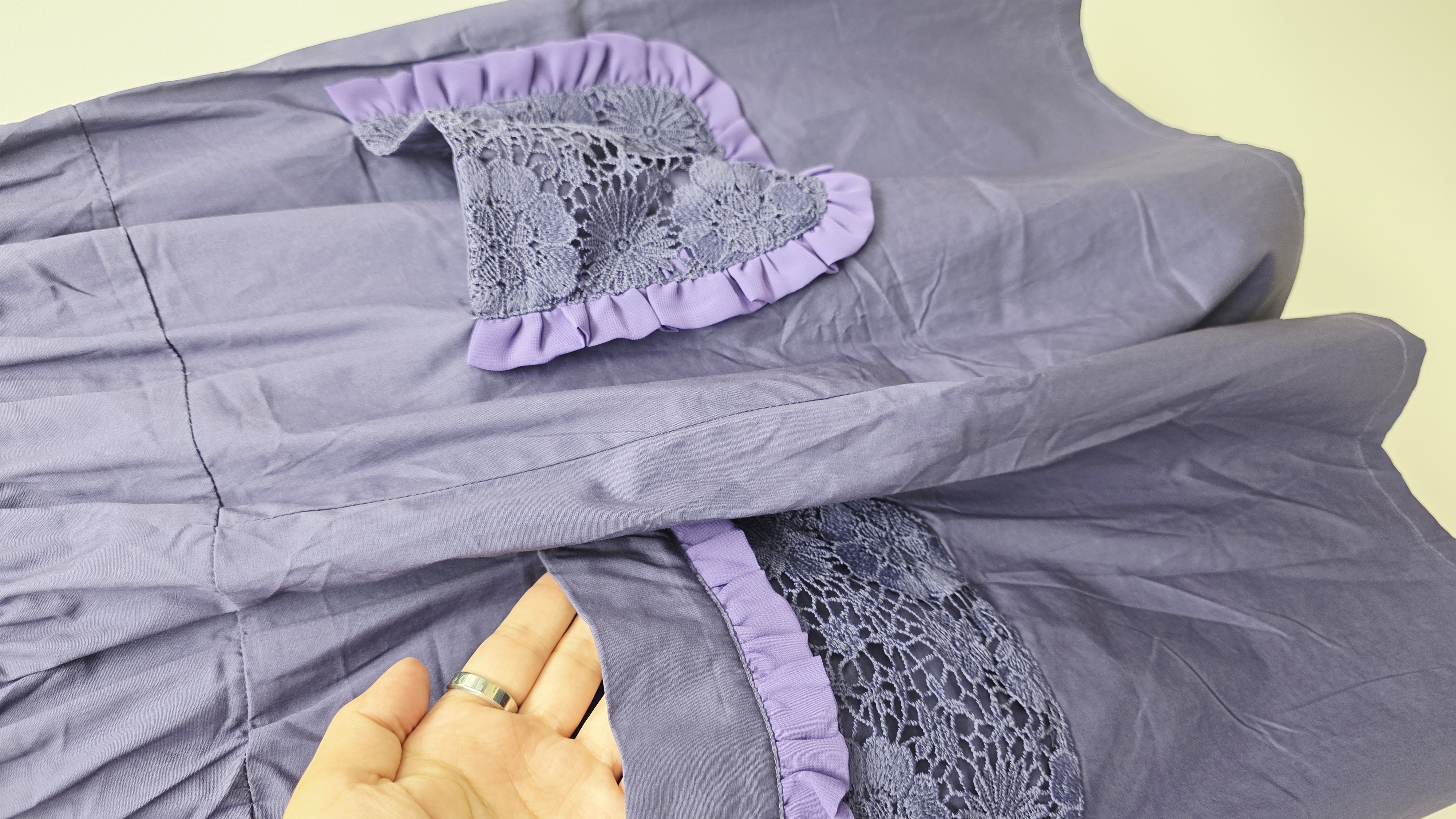 日牌紫拼鴛鴦通花喱士橡筋中長褲