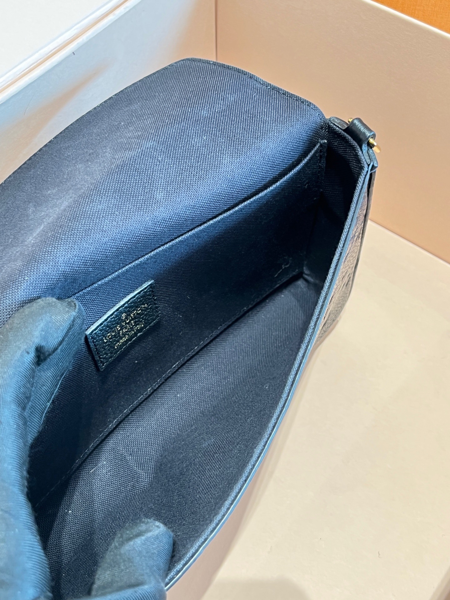 【預訂貨品】LV黑色全皮印花三合一 