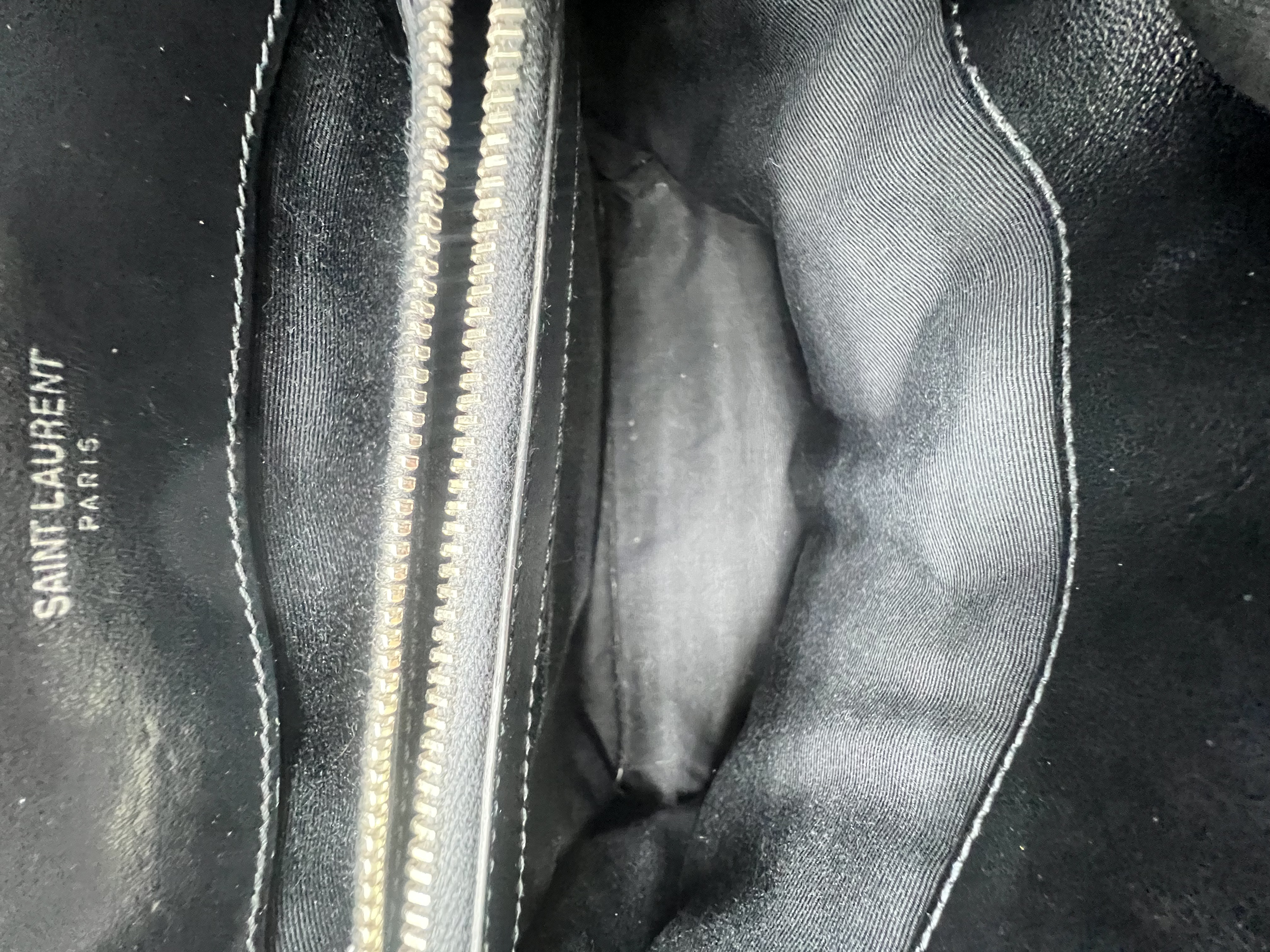 Pre-Owned YSL Loulou / Product Code: 26051520