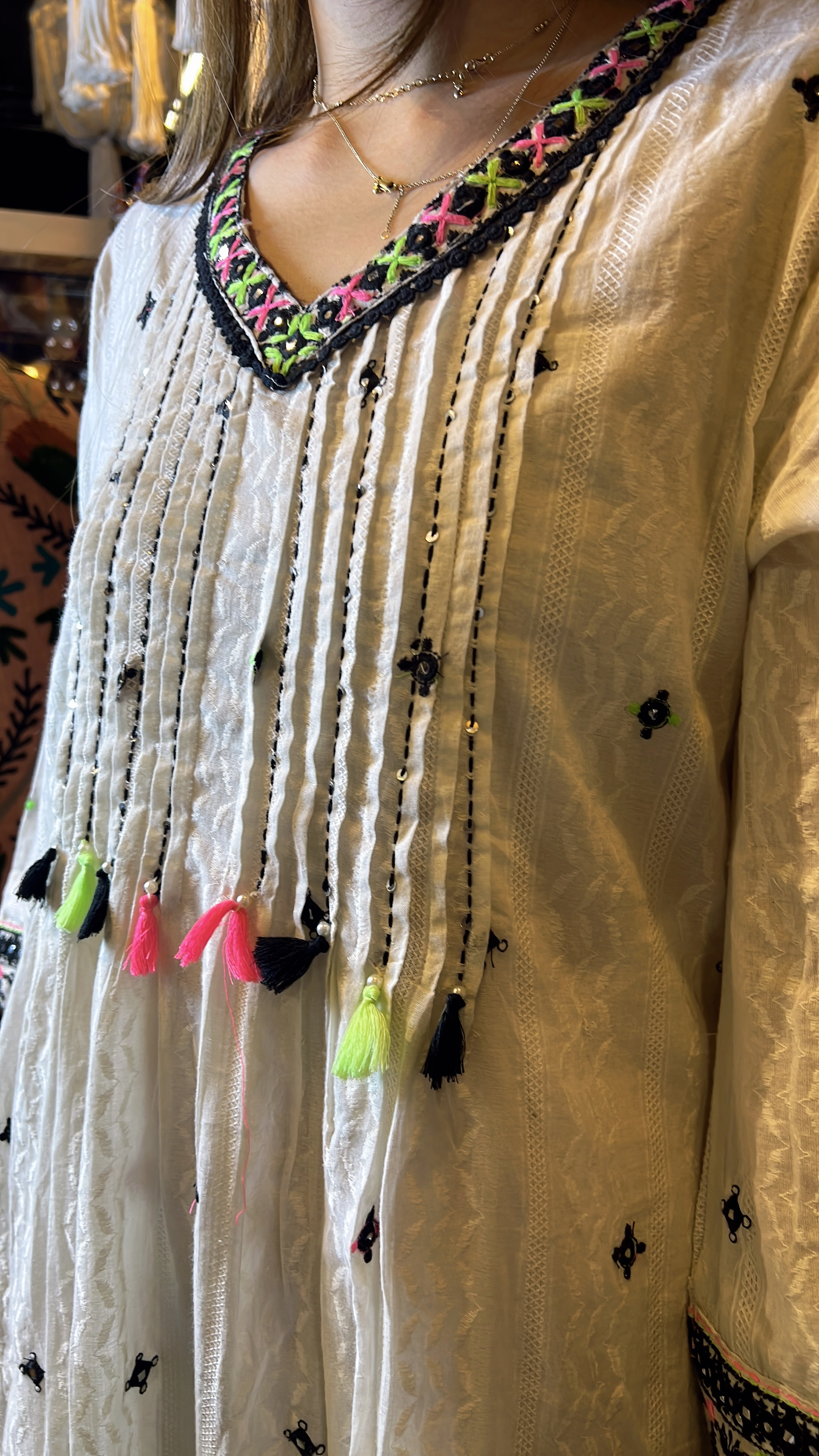 Milky White V-neck Pearl soso OP 43" #1058