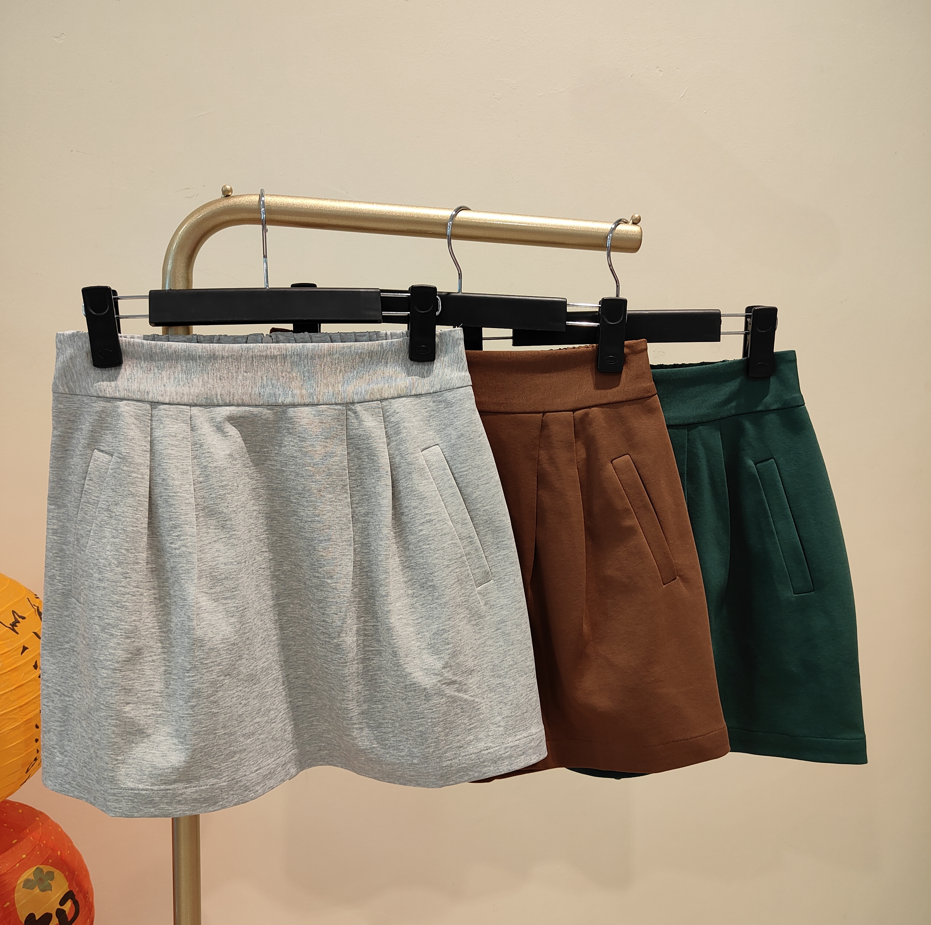 后面塑胶头套装裤裙 1403