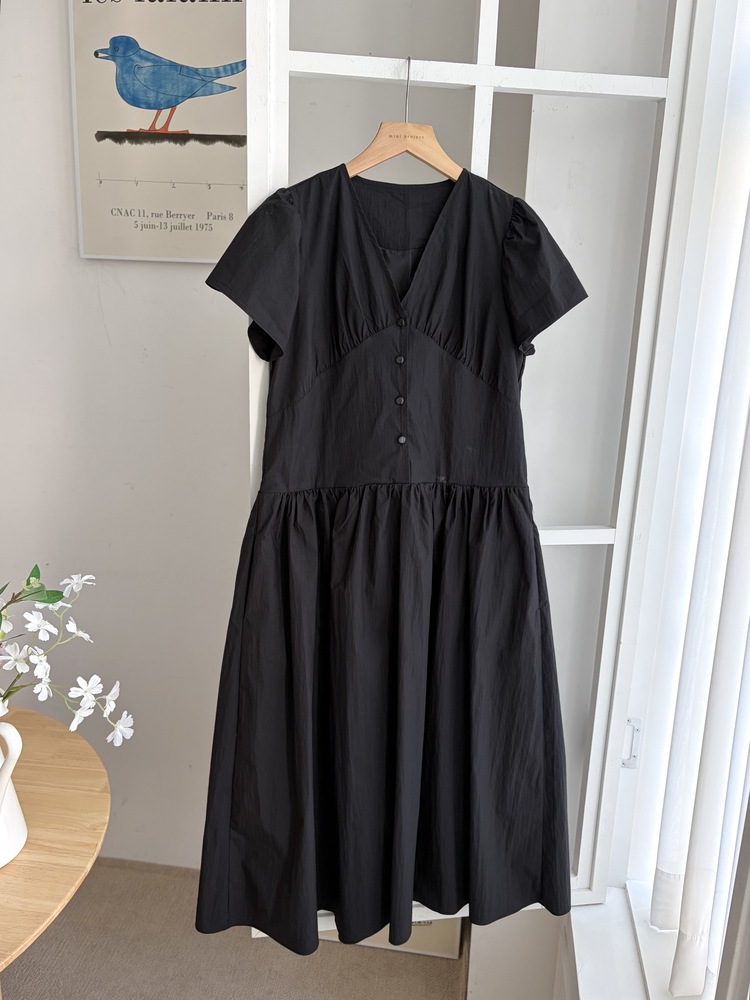 Airy Button Front Long Dress (Black)