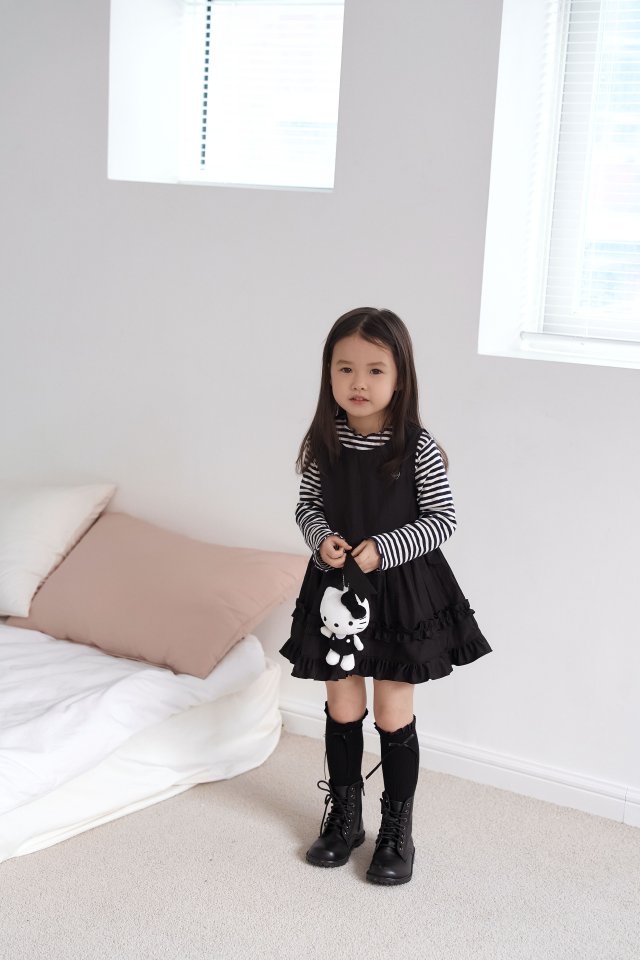 Momoann | OPS Black size 7(100-105)