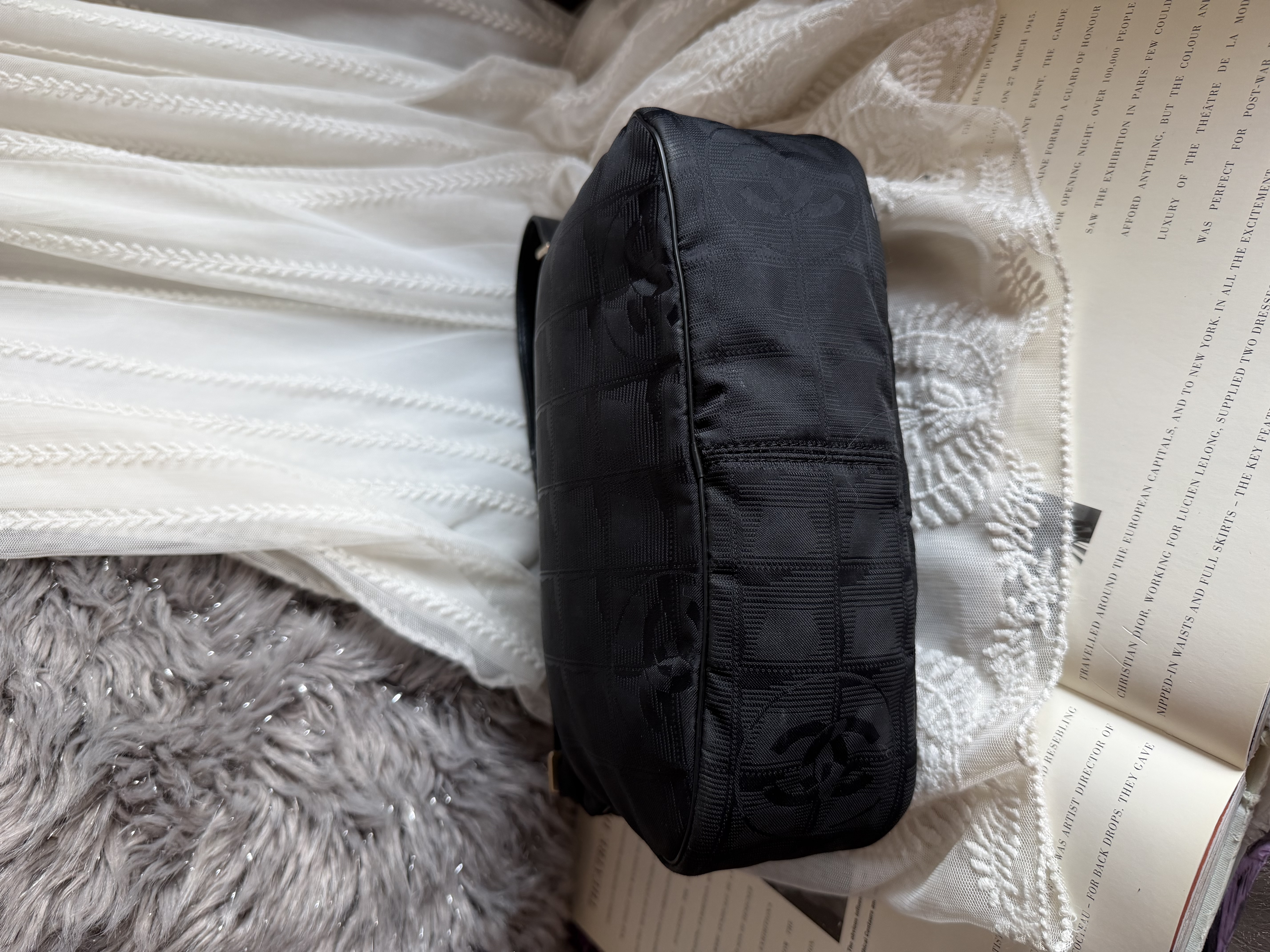 vintage chanel black jacqurd shoulder bag / pochette 