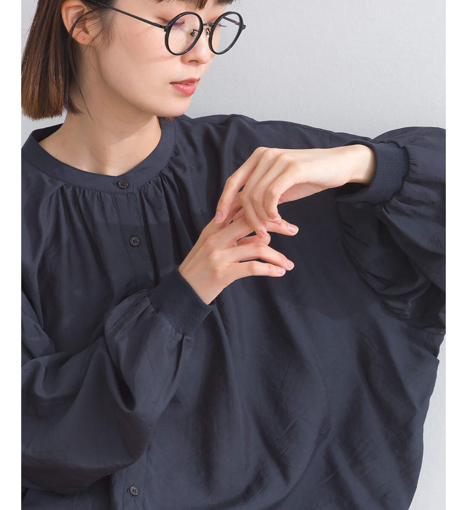 LP - 絲滑觸感蝙蝠袖襯衫 (碳灰色)