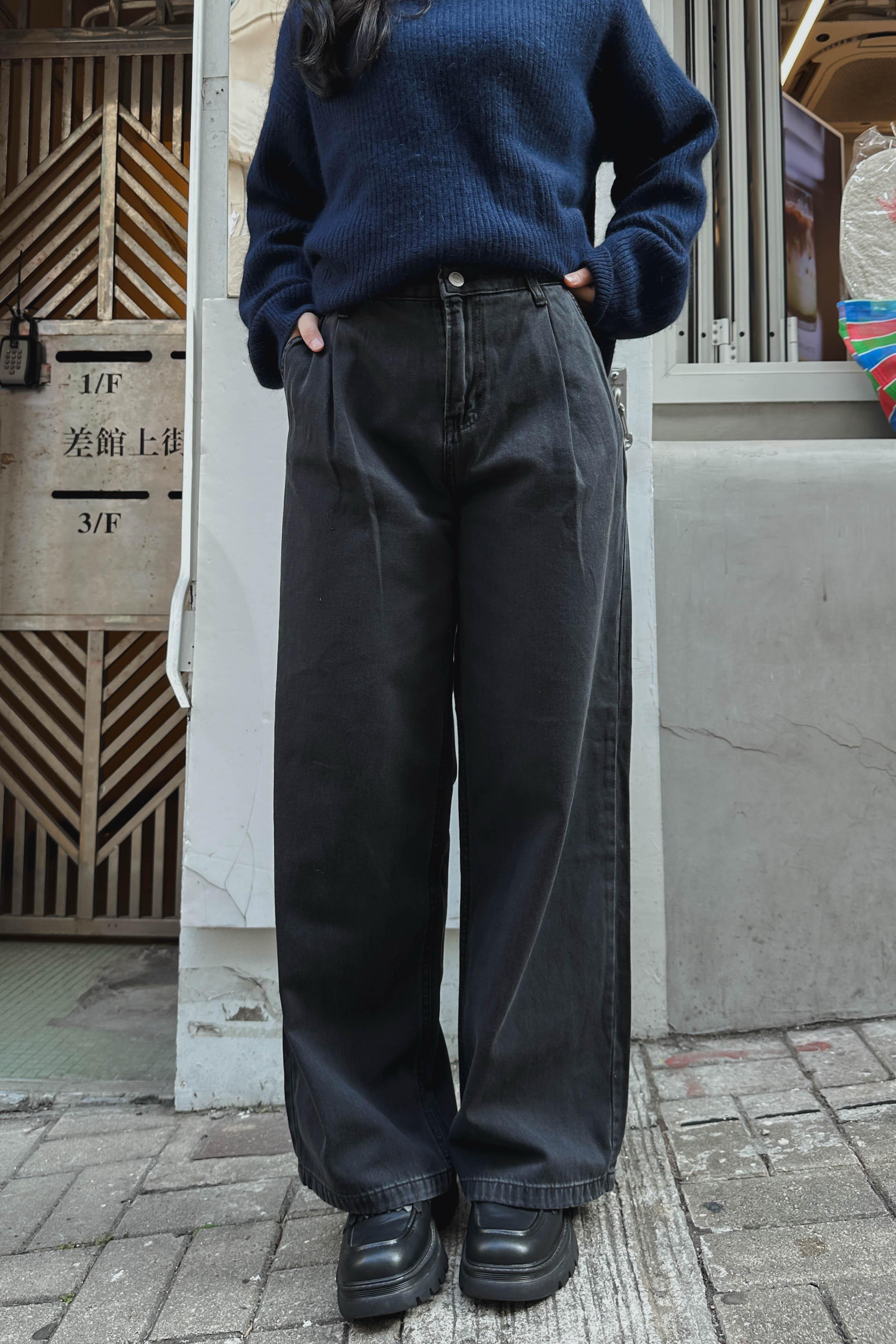 365日！炭黑修盆骨皺褶牛仔褲