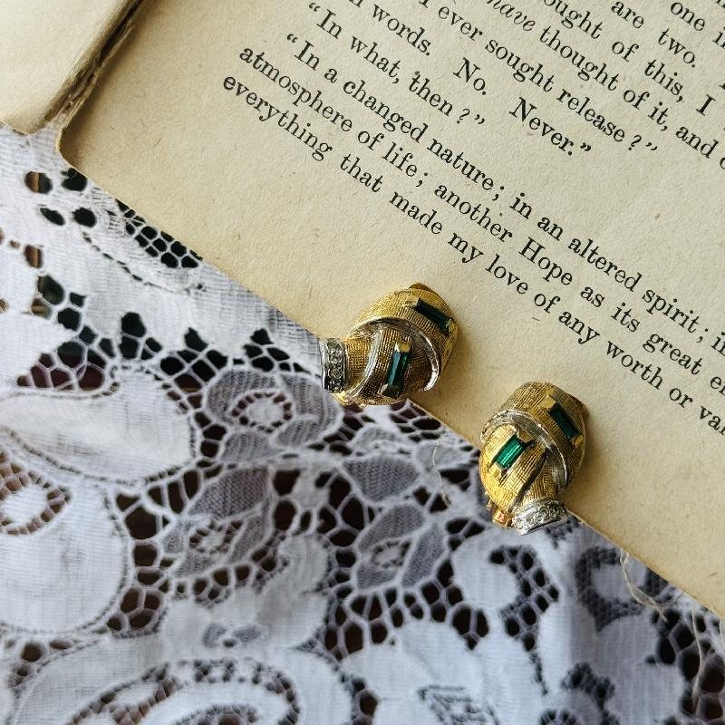 Vintage Designer Pierre Cardin Emerald Green Clip Earrings（MW232）