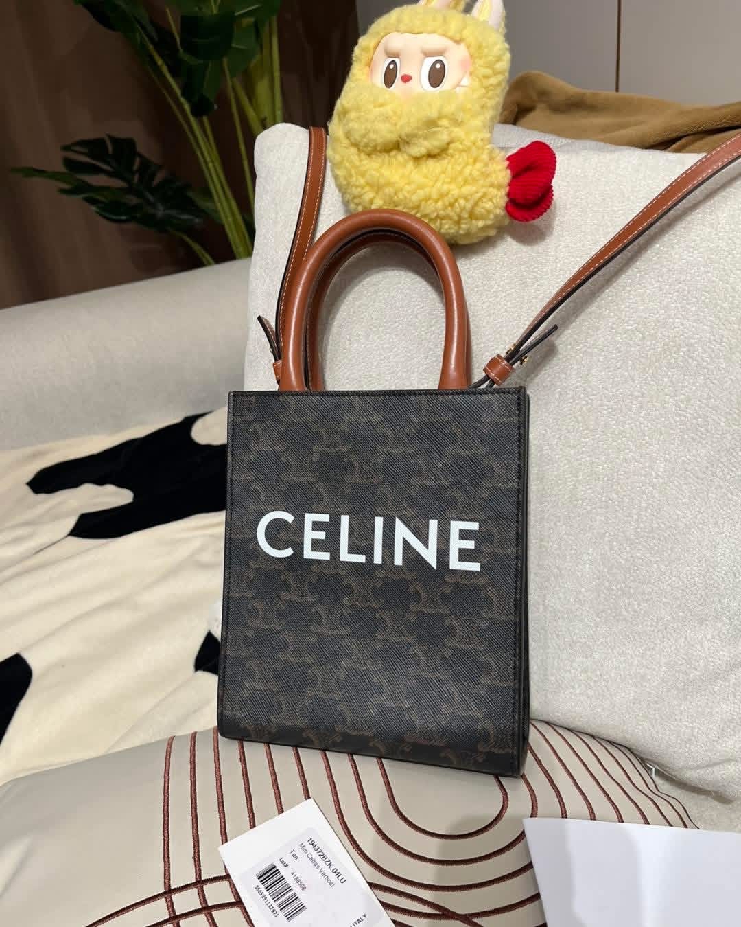 Celine mini vertical cabas tote bag 100%Authentic,98%new ✅收據副本21✅Booklet✅dust bag 