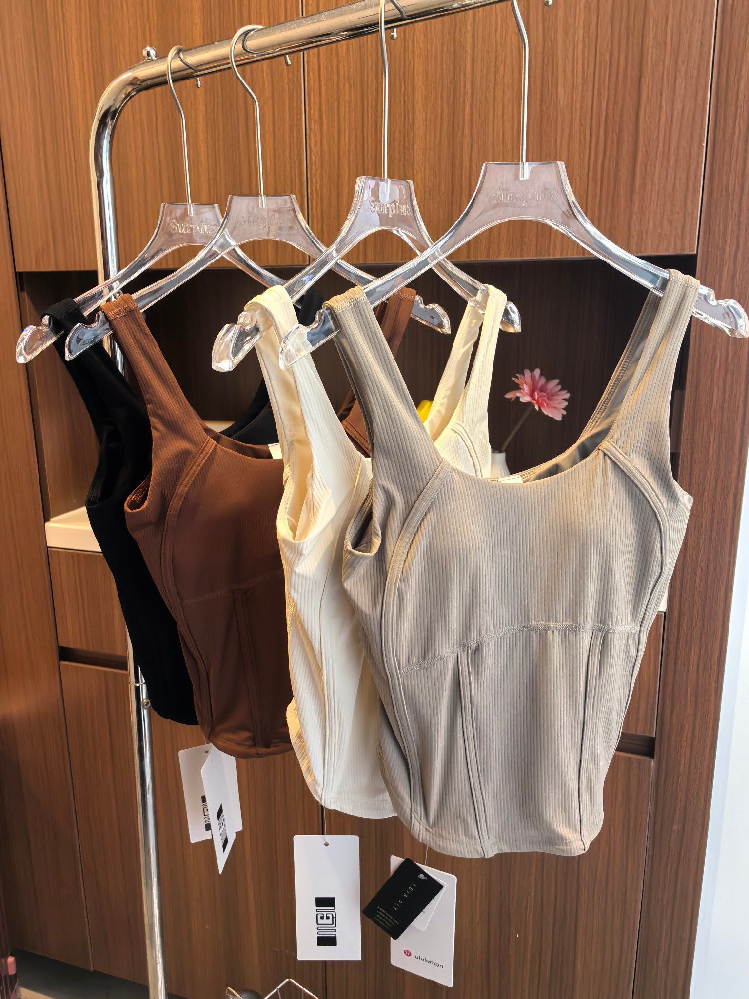 $108件。2件起$98件。lulu Waist-Seamed Nulu螺紋瑜伽背心