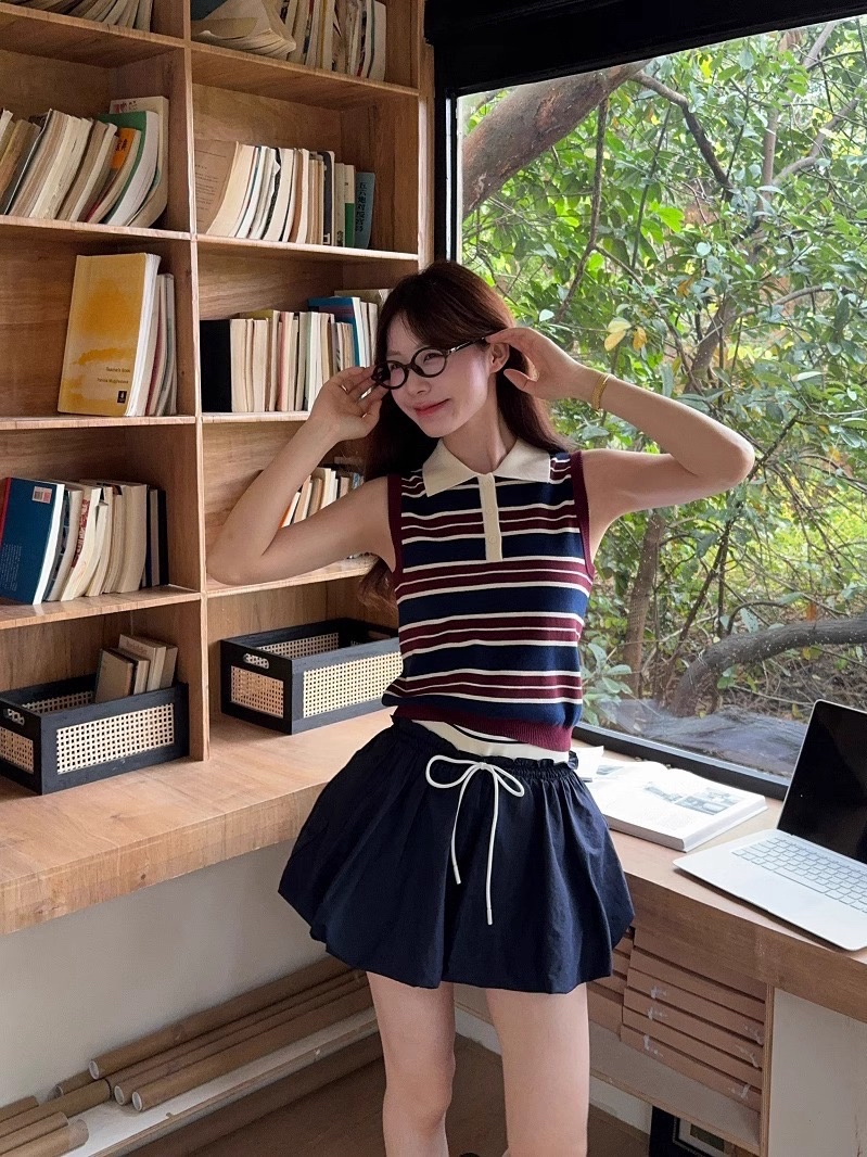 韩系小清新学院风Polo领条纹针织上衣+抽绳短裙 ( 1 colours)