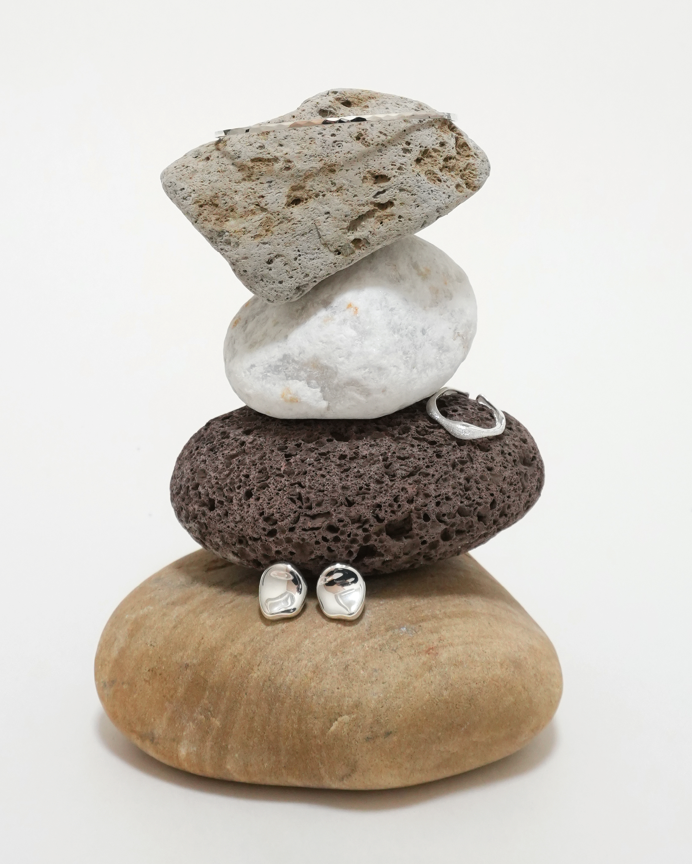 Chic Streamlined Bean Earrings