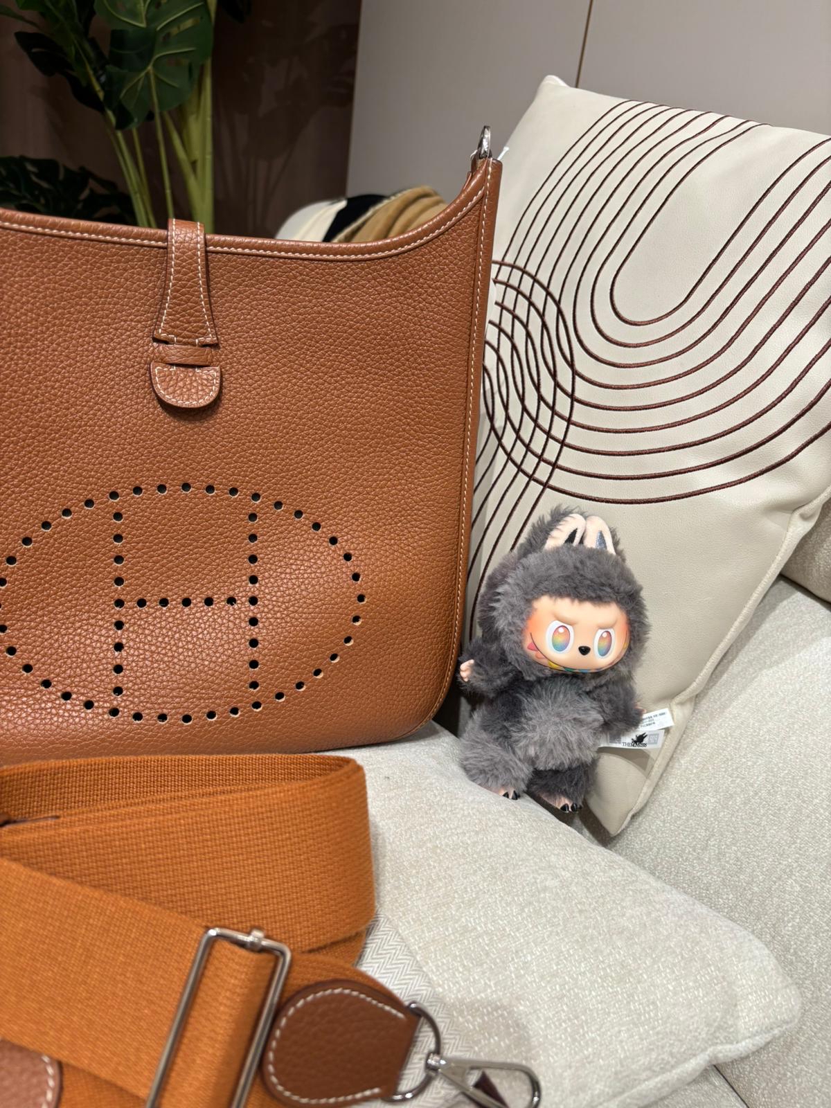 Hermes evelyne 29, STAMP Y 金棕色銀扣 100%Authentic ,98%new  ✅Dust bag✅strap