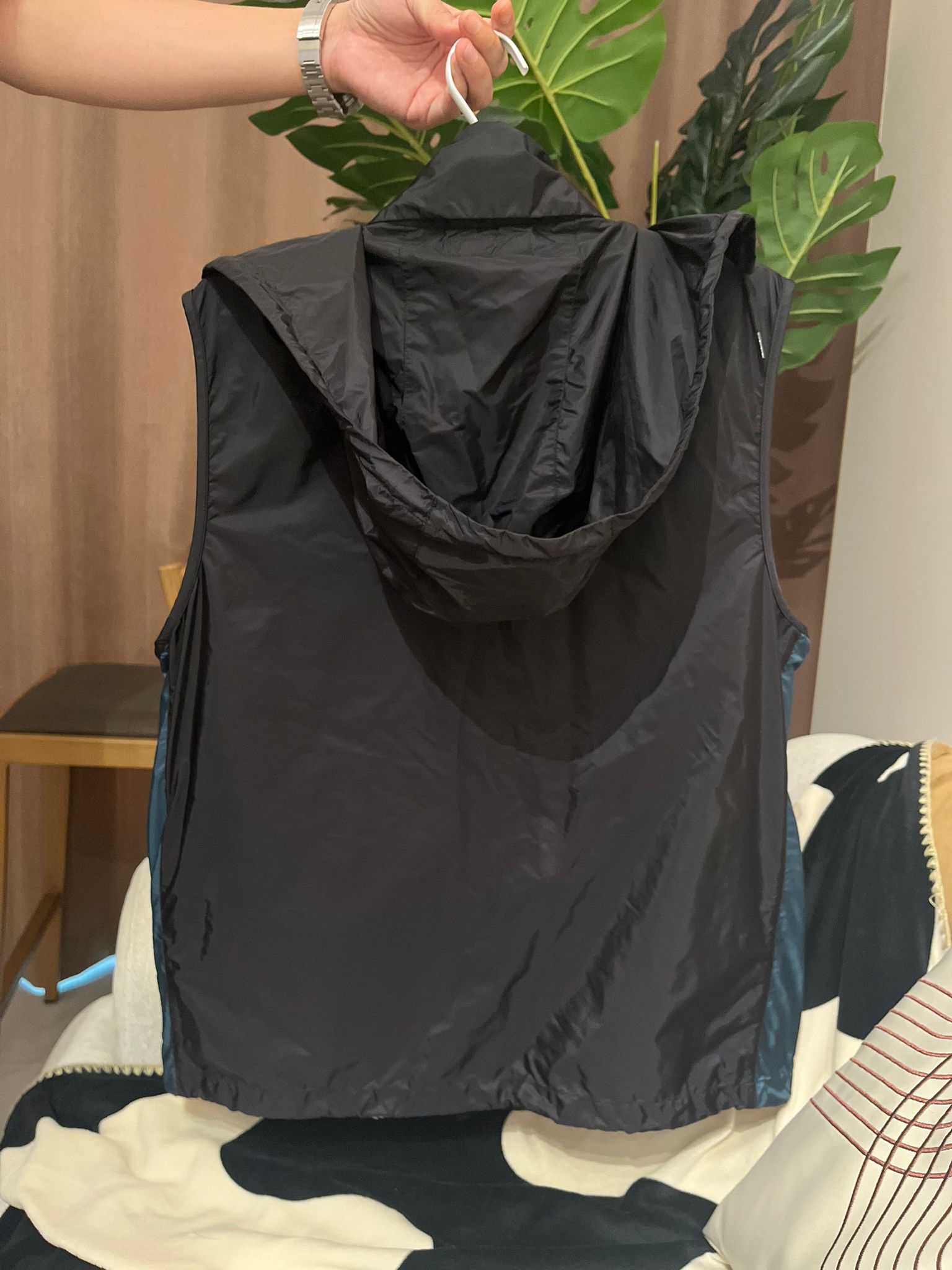 Prada nylon 拉鍊背心,Size: 50 100%Authentic, 98%new 