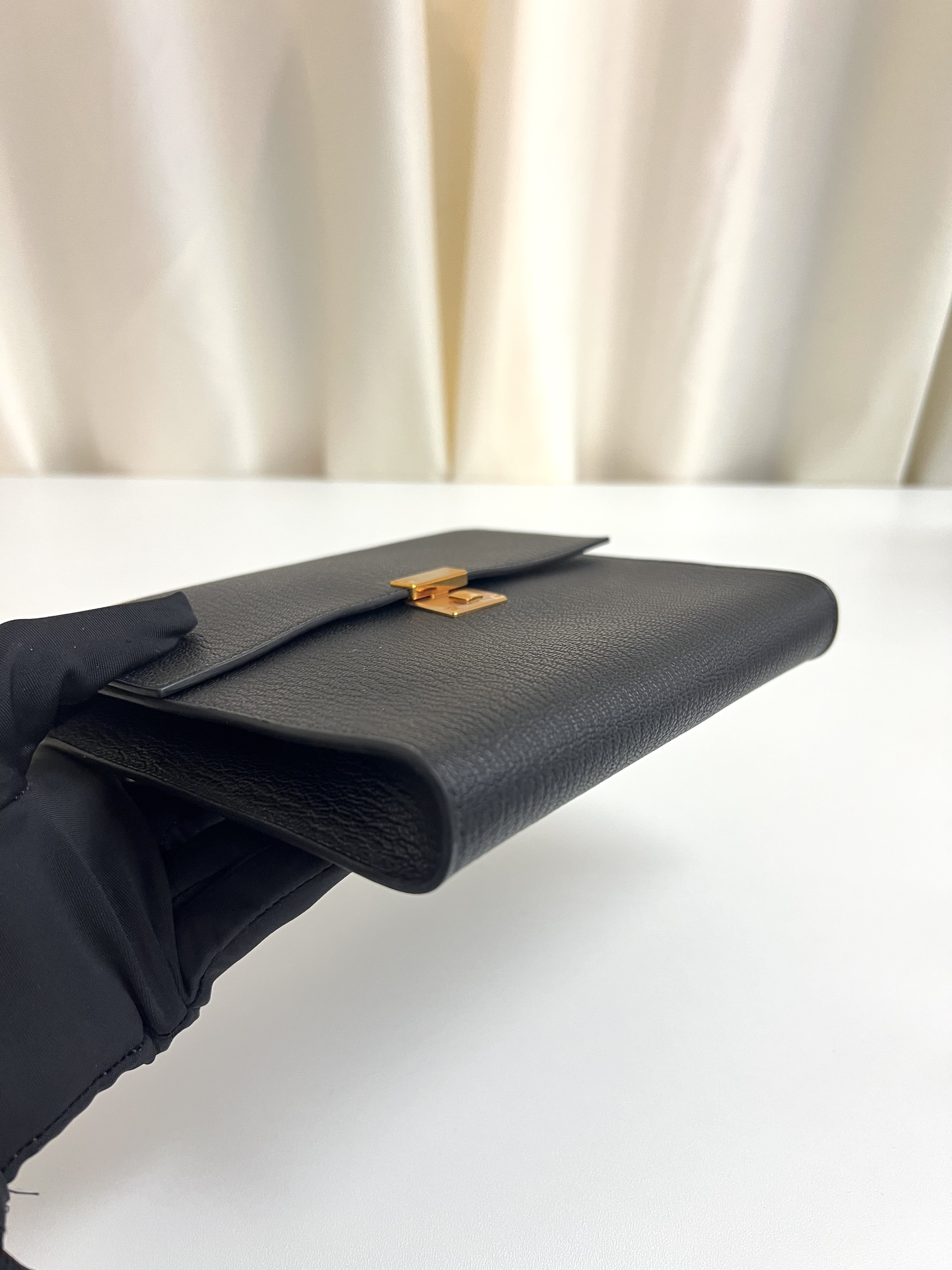 Pre-owned Hermès Chevre Mysore Clic 16 wallet/ Stamp Z/ Product Code: 26013002