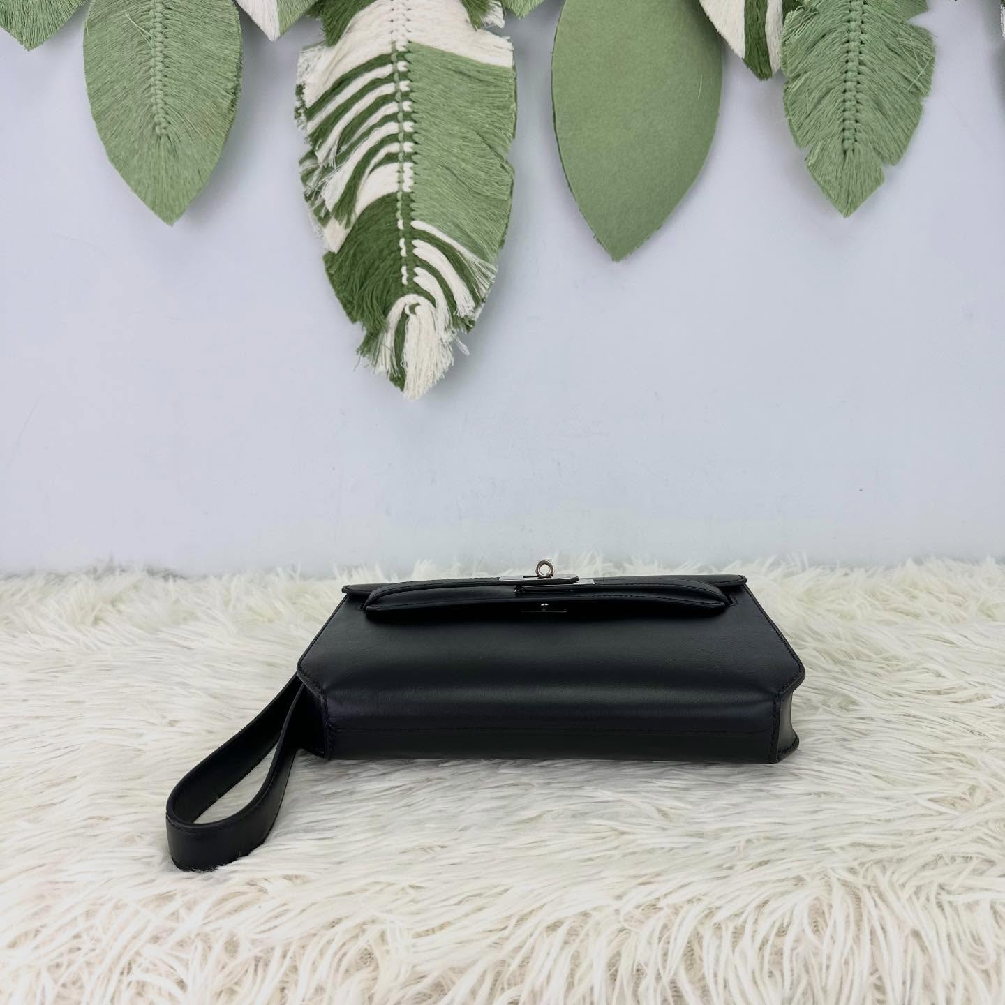 HERMES🤍PRE OWNED Kelly Depeches 25 Pouch 黑色銀扣 Y Stamp 全套有單🖤