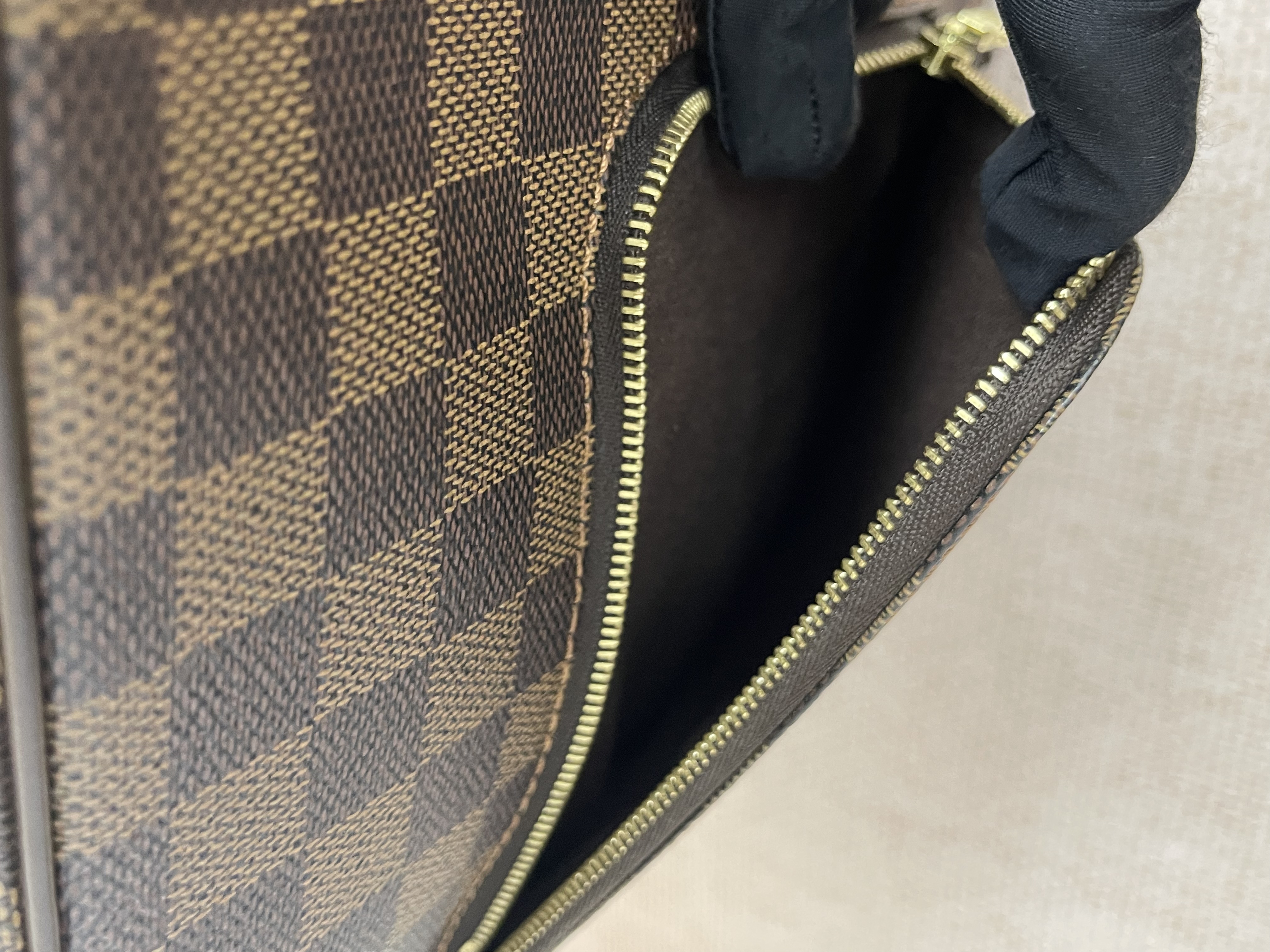 Pre-owned Louis Vuitton Damier Ebene Olav MM/ Product Code: 26042408