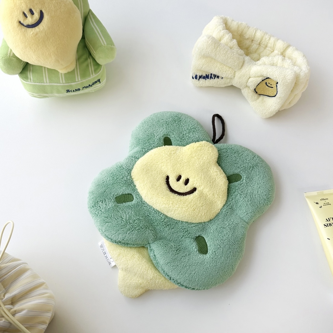 [SECOND MORNING] Clover Lemony Hand Towel