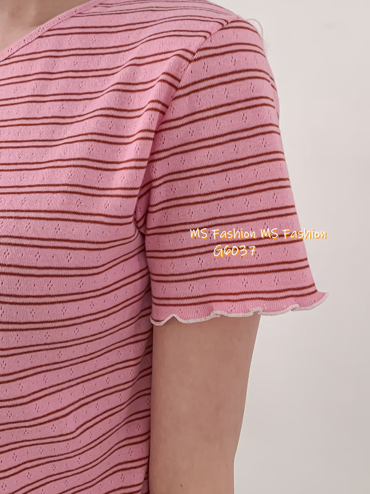 G6037 韓國🇰🇷靚色通花橫間top