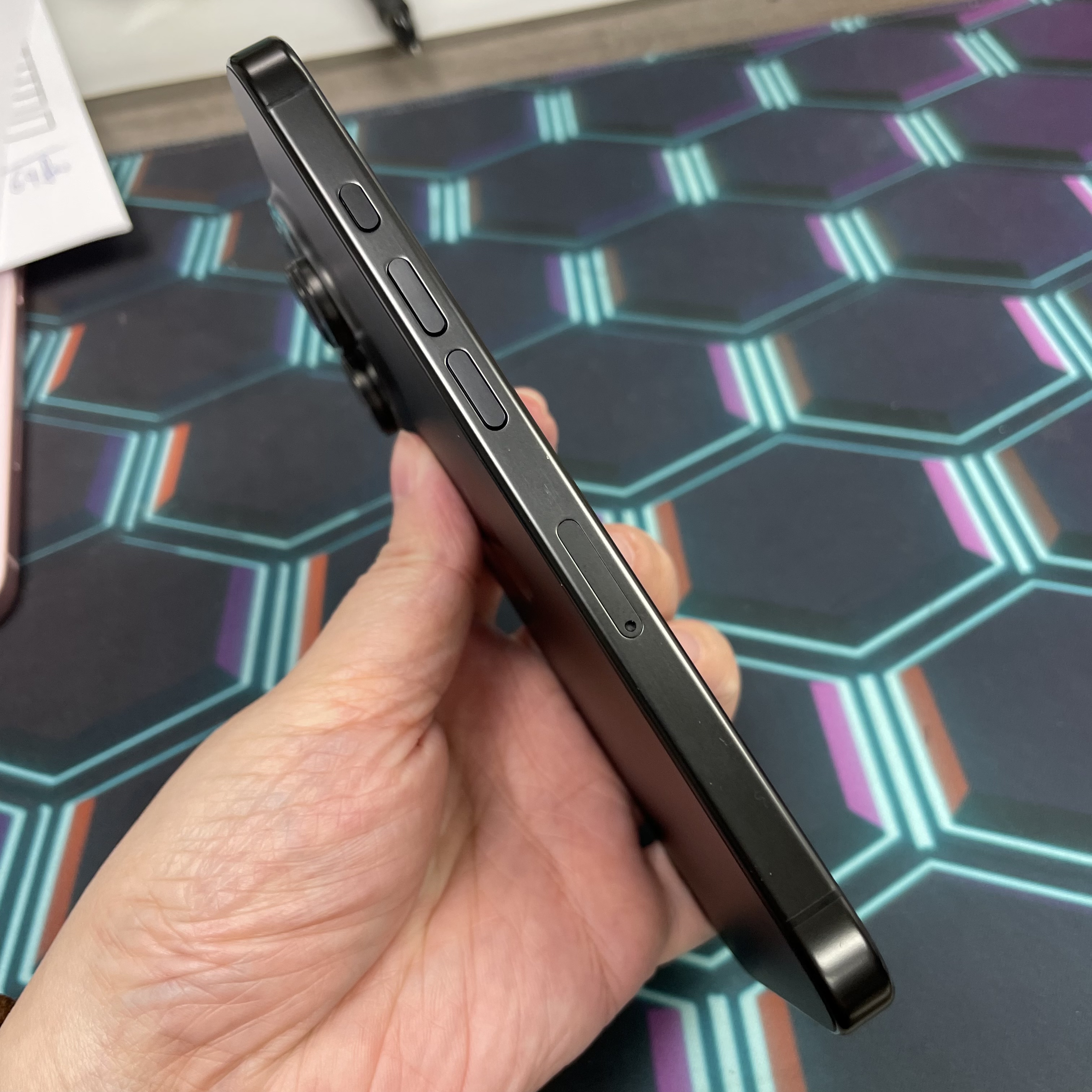 *8264 16 pro 完美機 1TB 電88 黑色 black