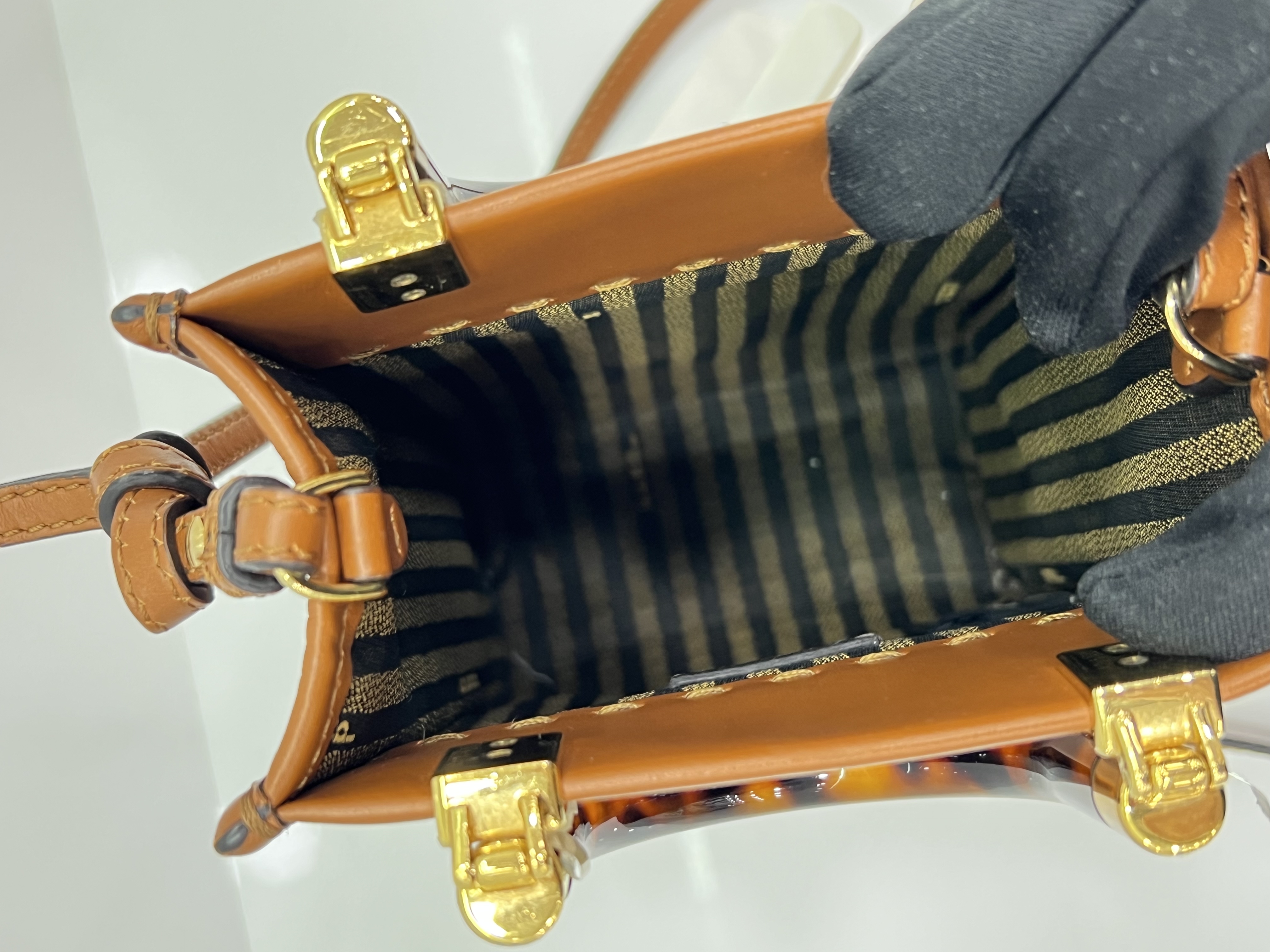 直播貨品 |  [1個-$100 2個-$300］EE34