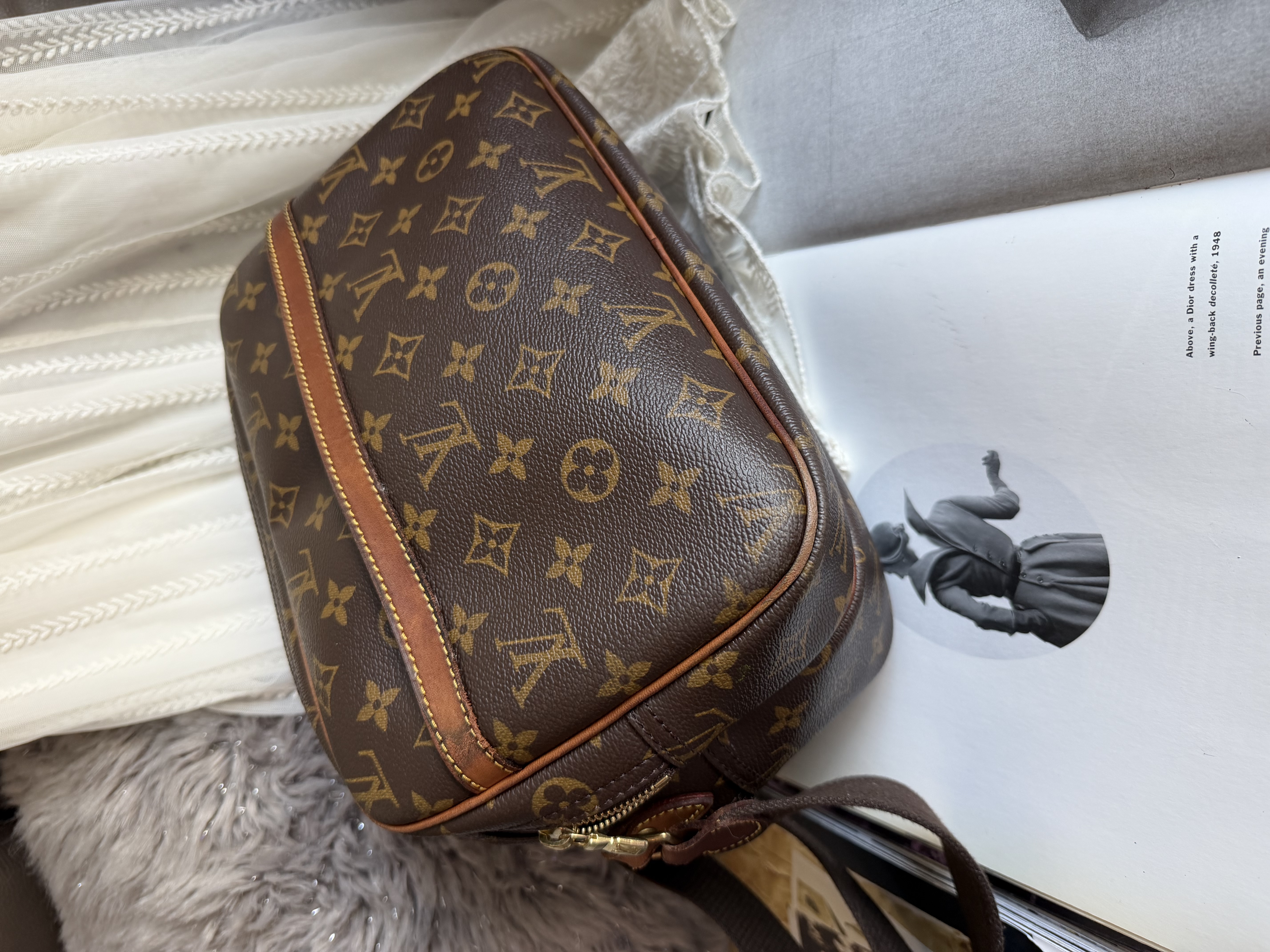 Lv monogram reporter bag 