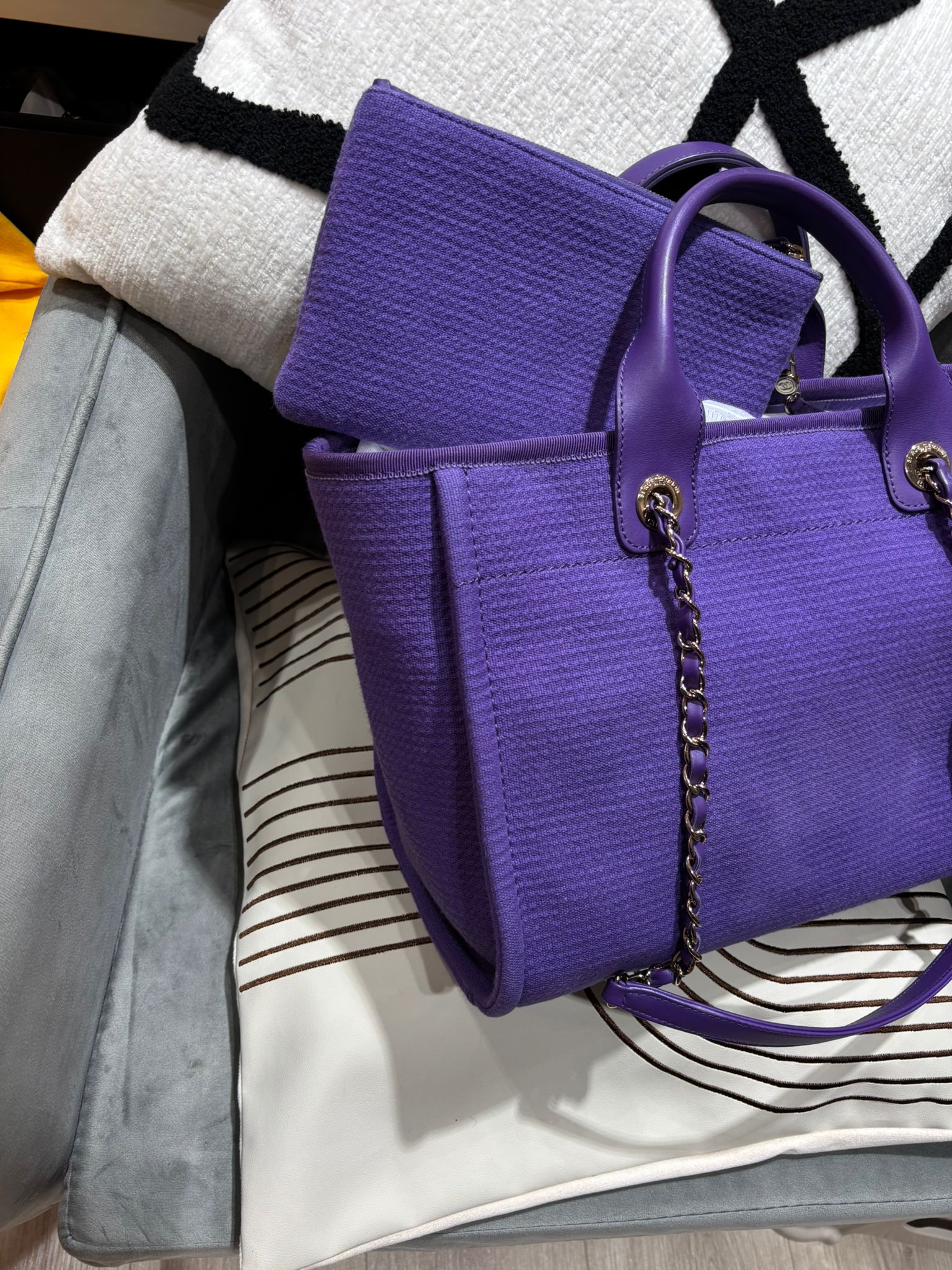 Chanel Deauville Tote Bag Small 100%Authentic, 95%New ✅晶片✅Pouch✅Dust bag